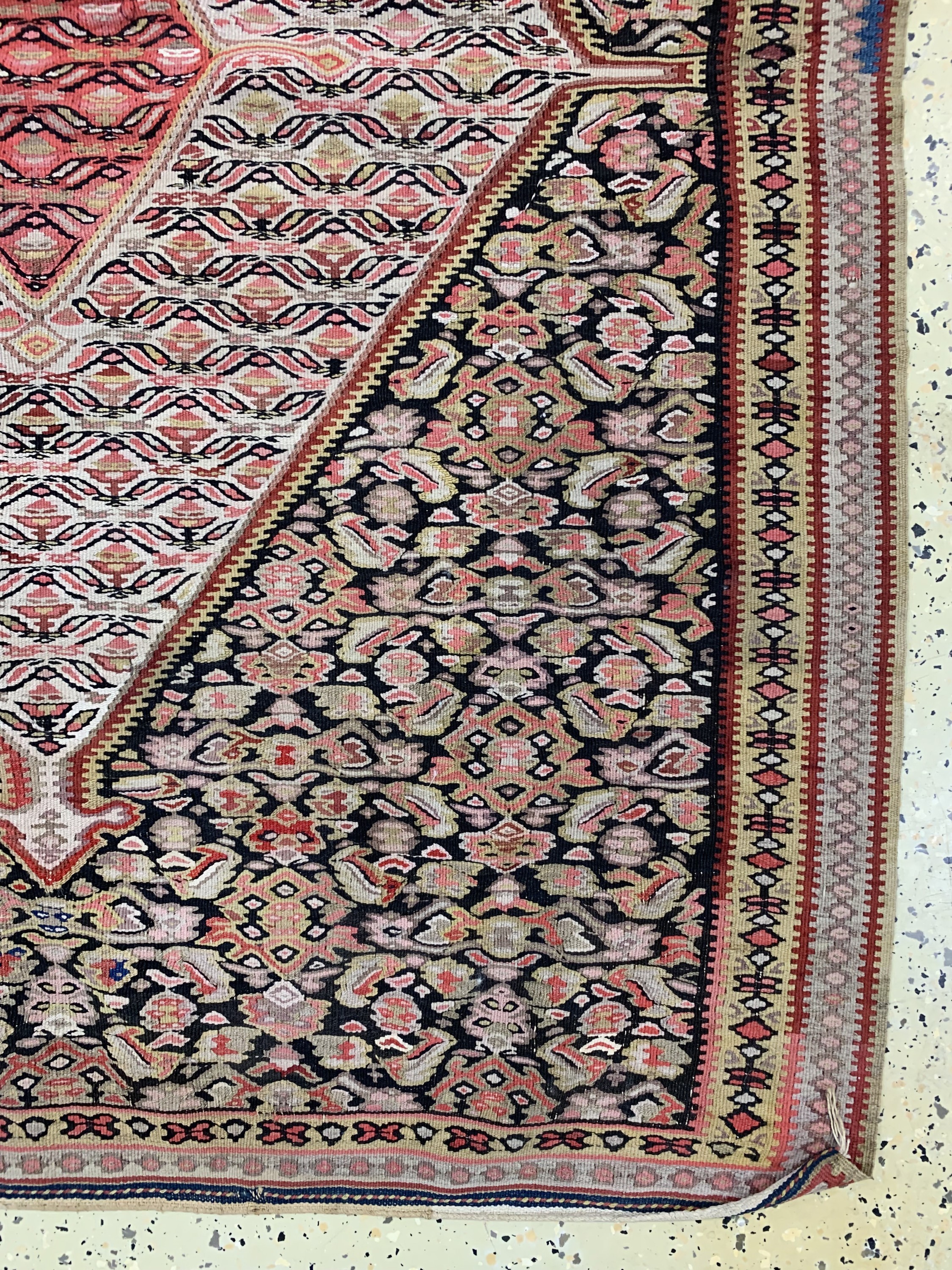 Detail a: Antiker Senneh Kelim, Persien, um 1900, Wolle auf Baumwolle, ca. 150 x 110 cm, EHZ: 2