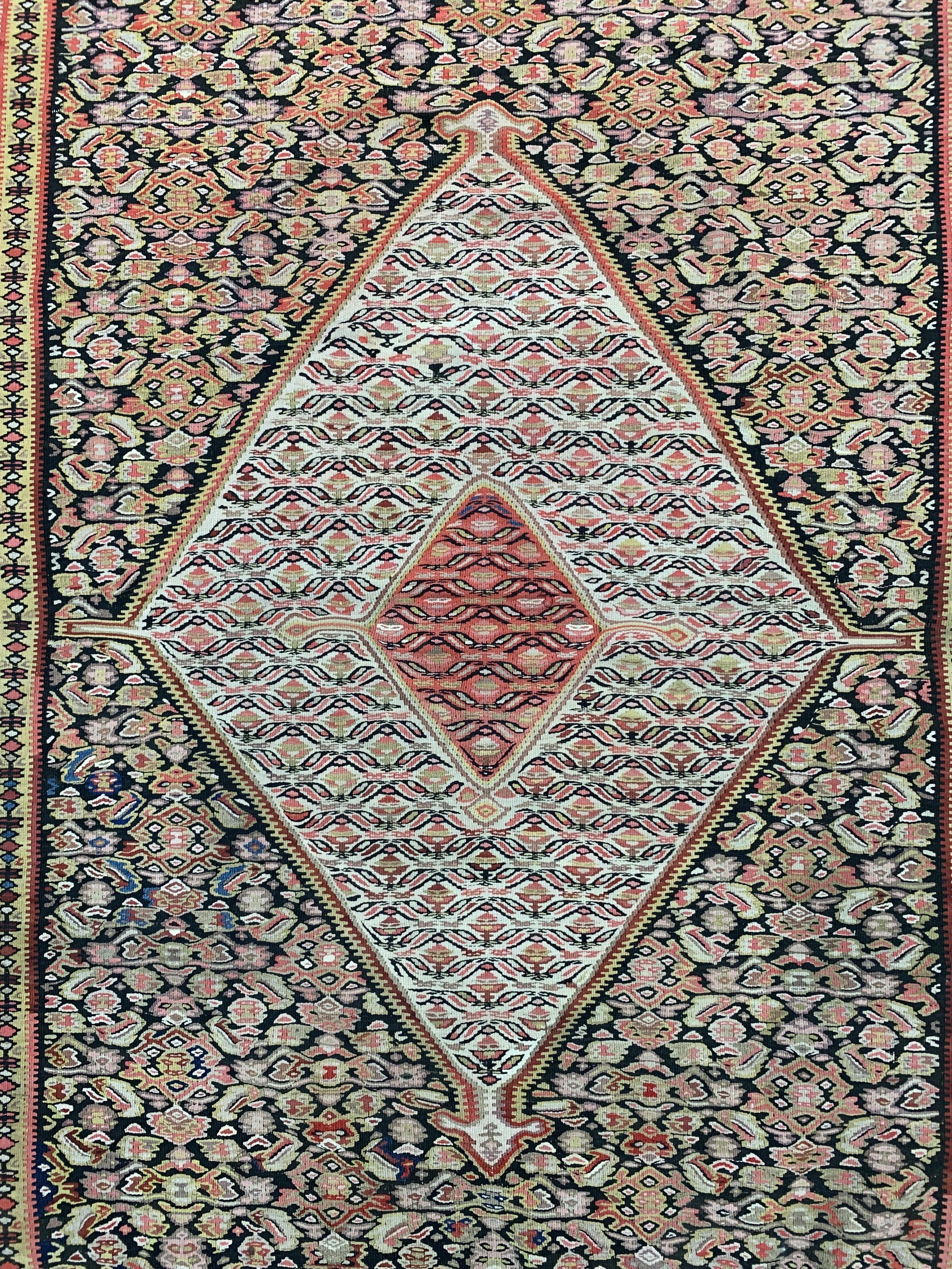 Detail b: Antiker Senneh Kelim, Persien, um 1900, Wolle auf Baumwolle, ca. 150 x 110 cm, EHZ: 2