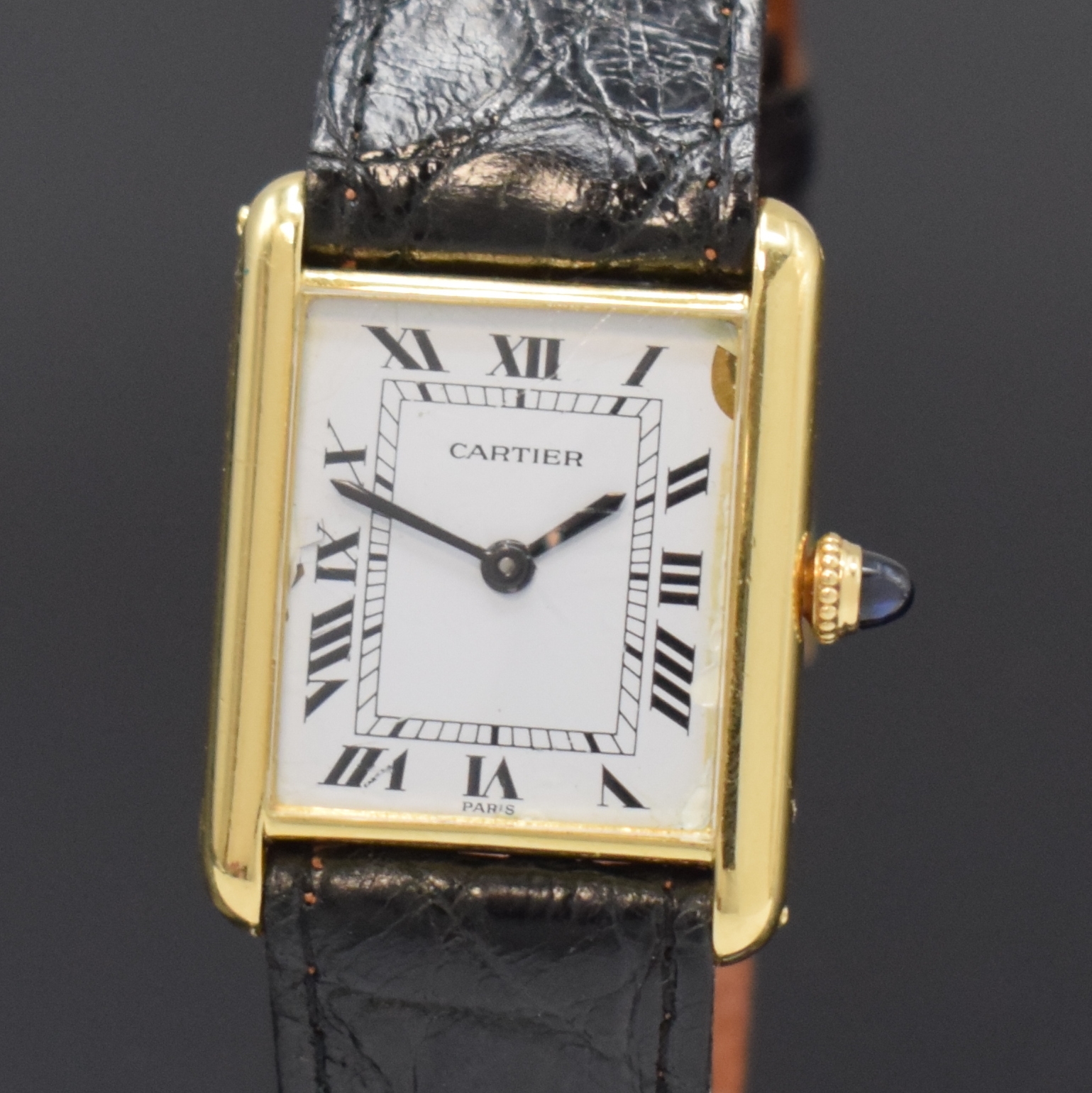 Detail a: CARTIER Tank Damenarmbanduhr in GG 750/000, Schweiz um 1980, Handaufzug, rechteckiges Geh., seitl. 4-fach verschr., Schmuckkrone, weißes Zifferbl. ...
