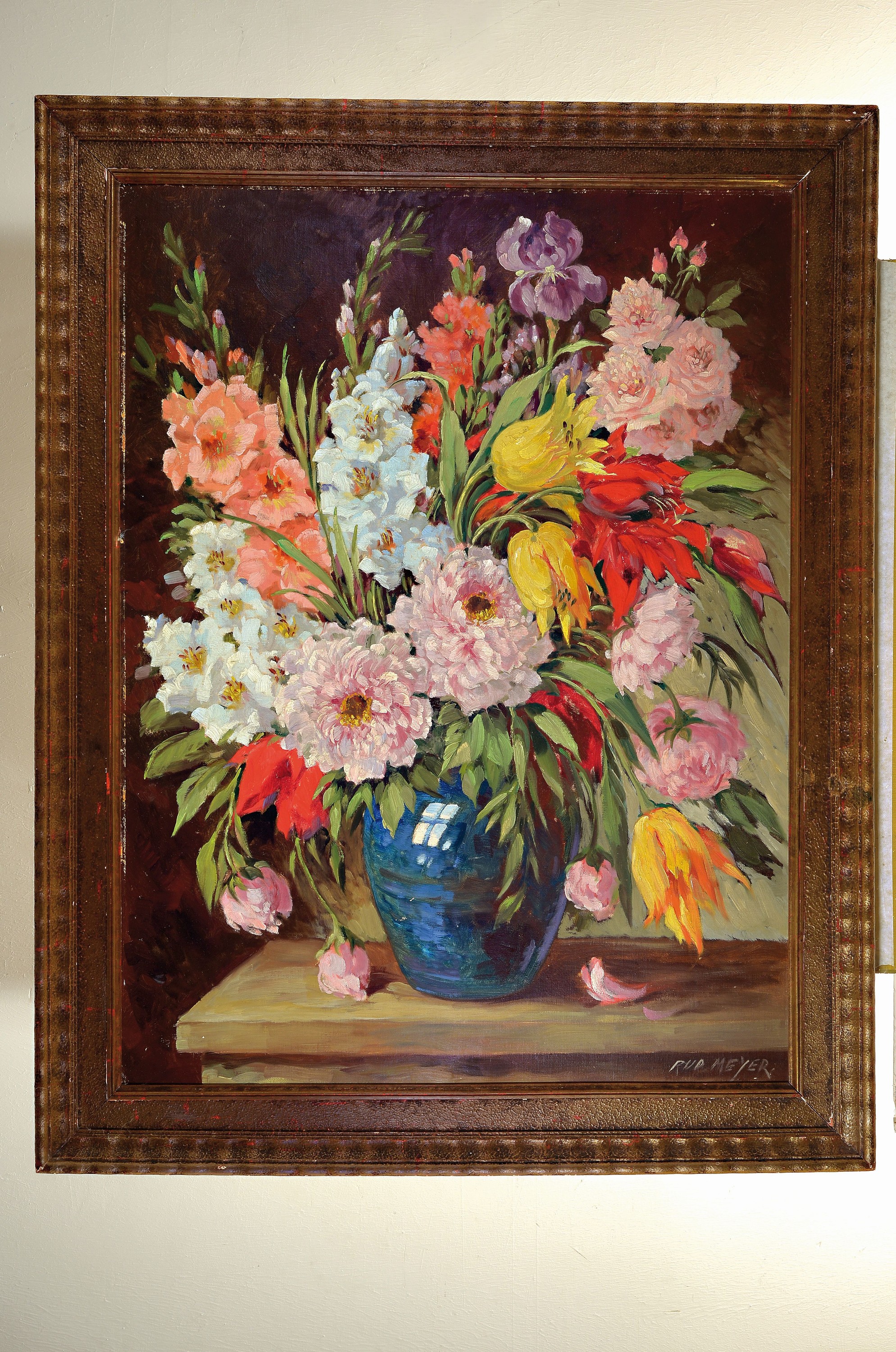 Detail k: Rud. Meyer, wohl 30/40er Jahre, große Blumenstillleben in blauer Keramikvase, Öl/Malkarton, re. unten signiert, ca. 73 x 98 cm, Rahmen ca. 114 x 89 ...