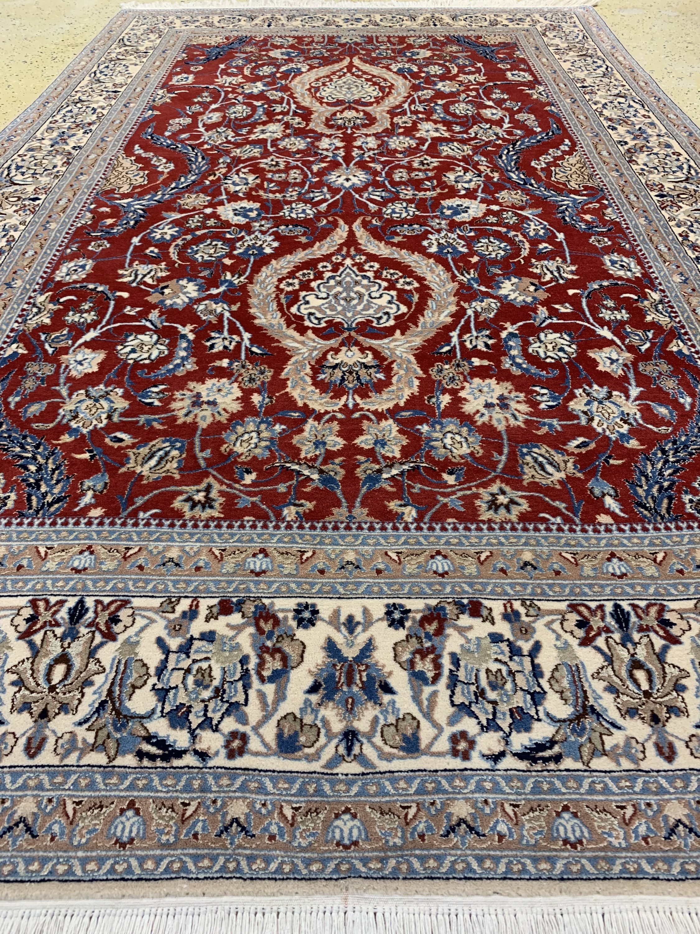 Detail c: Nain fein(9 La), Persien, Ende 20.Jhd, Korkwolle mit Seide, ca. 270 x 162 cm, EHZ: 1-2