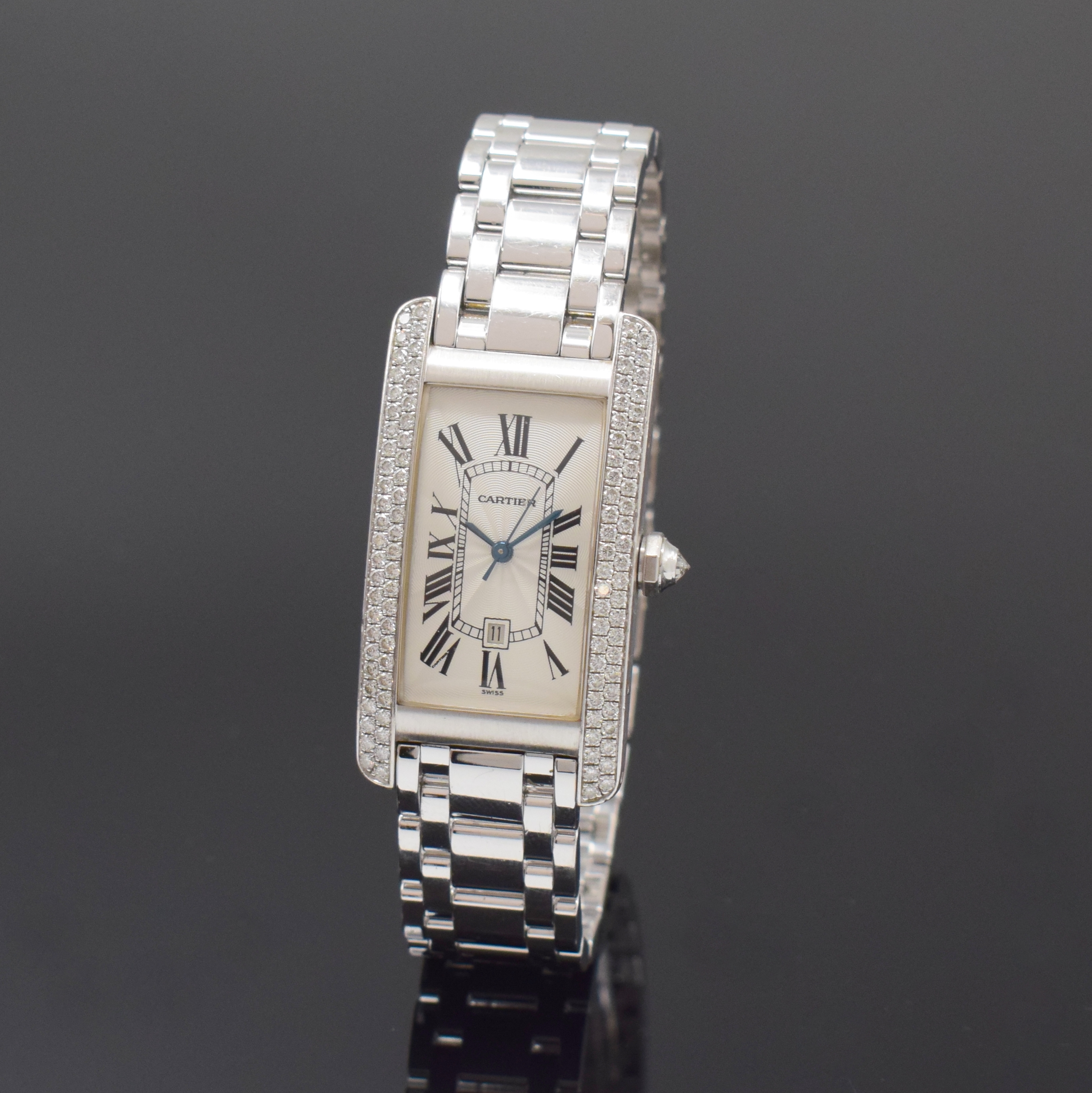 CARTIER Armbanduhr Tank Americaine in WG 750/000 mit original Brillantbesatz Referenz 1726, Automatik, Schweiz um 1995, orig. Gliederband m. dopp. ...