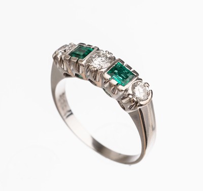 Image 26783853 - 14 kt gold emerald brilliant ring