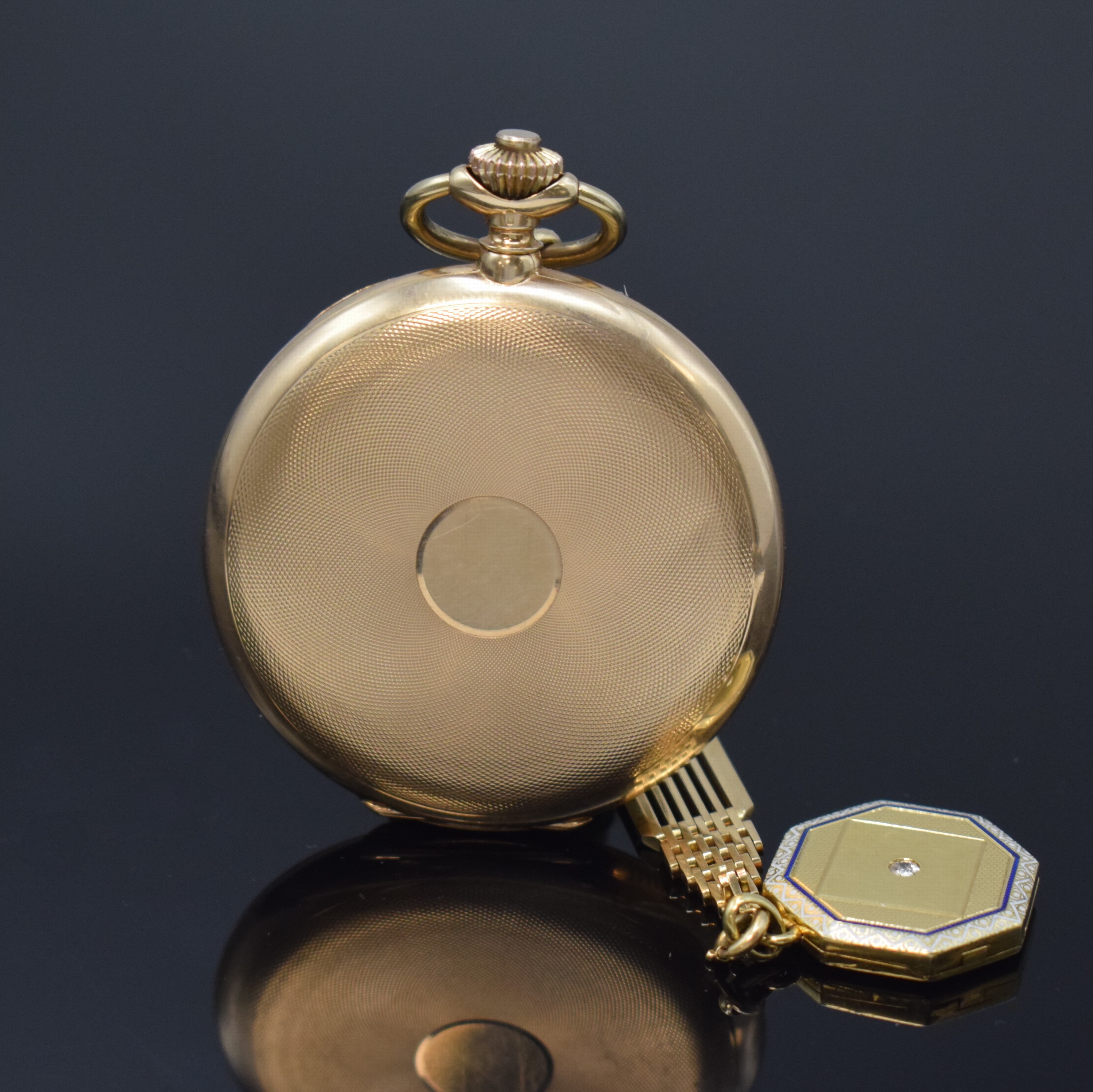 Detail b: MIDO Herrensavonette in GG 585/000 mit Chatelain in GG 585/000, Schweiz um 1925, Geh. dell., guill. Sprung- u. Rückdeckel, Metallcuvette, ...