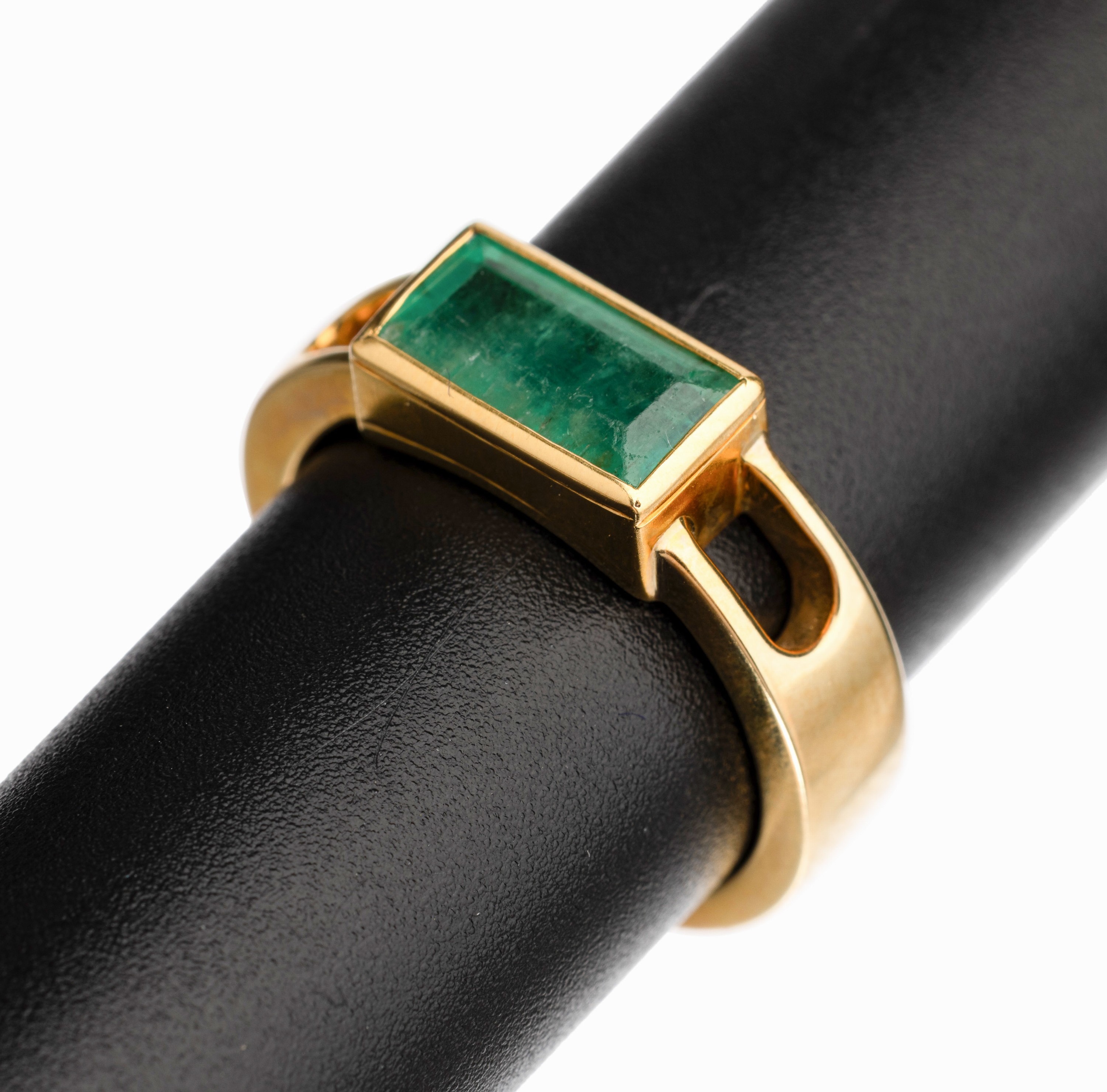 14 kt Gold Smaragd Ring, GG 585/000, facett. Smaragdrechteck ca. 1.90 ct, RW 55, ca. 8.9