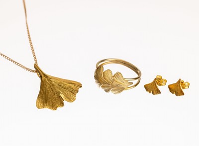 Image 26784314 - 18 kt gold ginkgo-jewelry set