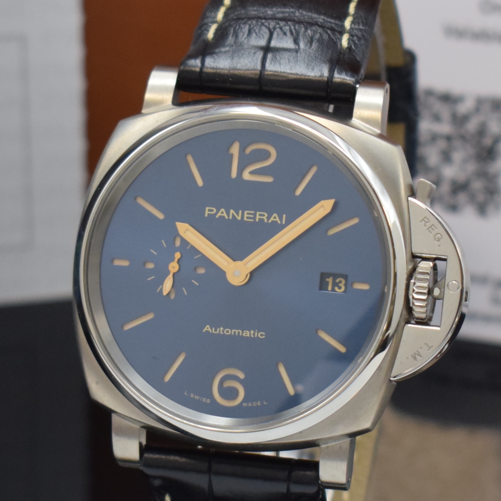 Detail a: PANERAI nahezu neuwertige Herrenarmbanduhr Luminor due Referenz PAM00927, Automatik, Titangeh. inkl. orig. Lederband m. orig. Dornschl., Boden ...