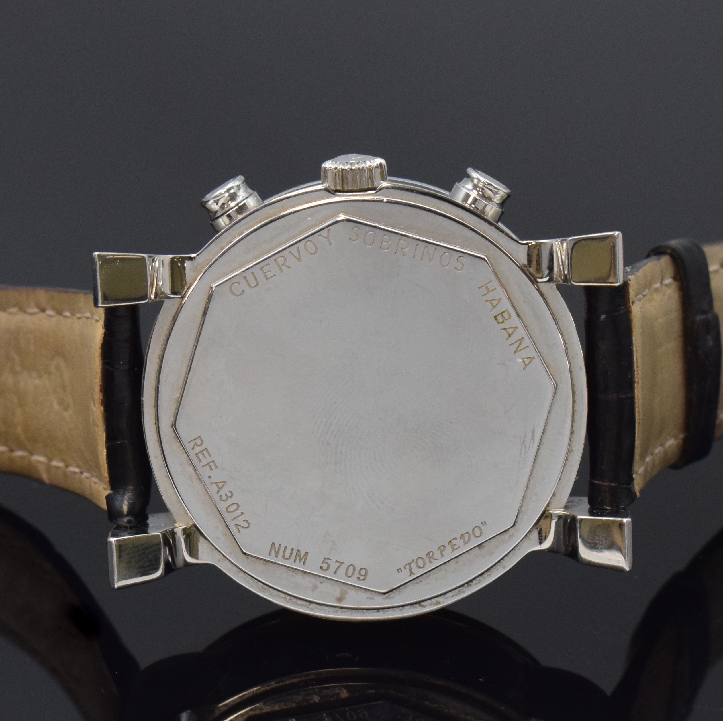 Detail d: CUERVO & SOBRINOS Torpedo Herrenchronograph in Stahl Referenz A3012, Schweiz um 2020, Automatik, großes Geh. m. gekehlter Lünette, Boden verschr., ...