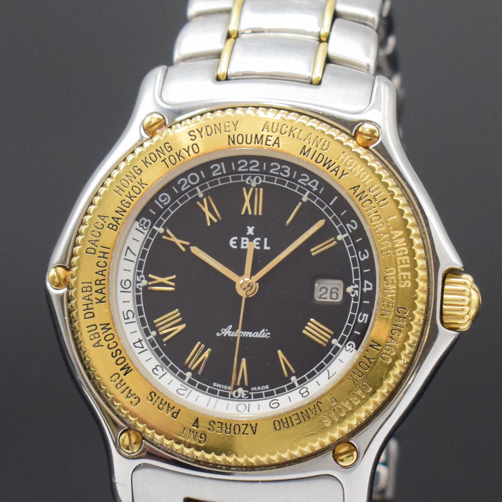 Detail a: EBEL Voyager Herrenarmbanduhr mit Weltzeit in Stahl/Gold Referenz 1124913, Schweiz um 1990, Automatik, inkl. Gliederband m. Faltschl., Boden 8-fach ...