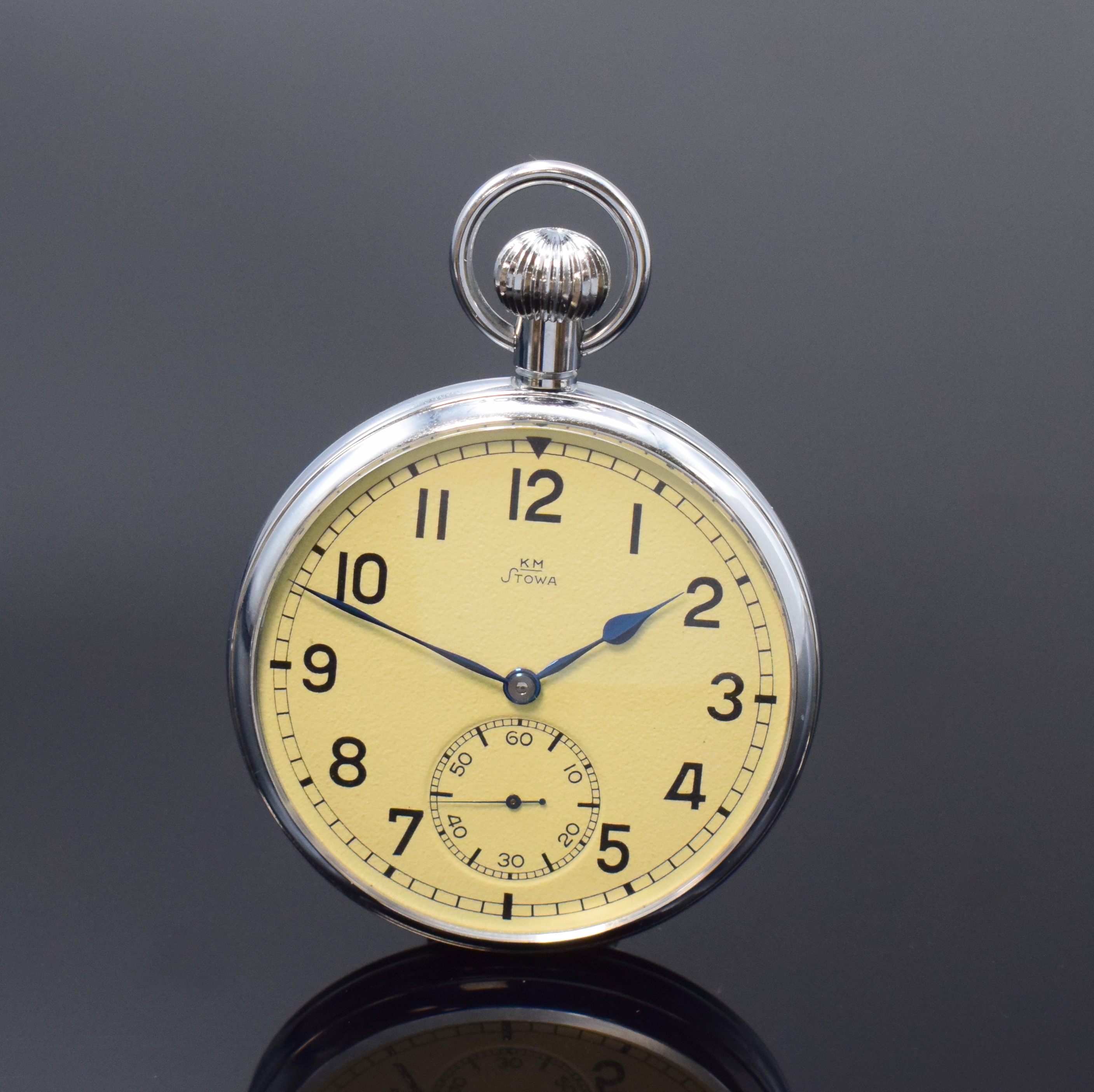 STOWA KM Beobachtungsuhr konstruiert für die Kriegsmarine 2. Weltkrieg, Deutschland um 1990, aus Restbeständen remontiert, verchr. Geh. beids. ...