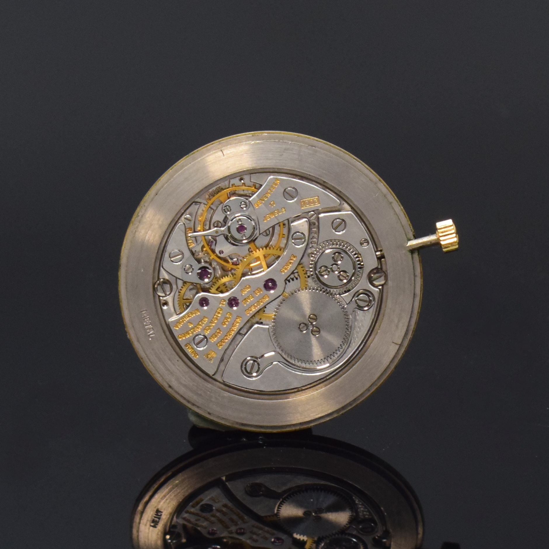 Detail d: VACHERON & CONSTANTIN flache elegante Armbanduhr Referenz 6351 in GG 750/000, Schweiz um 1965, Handaufzug, 2-tlg. Geh., Boden aufgedr., orig. Krone, ...