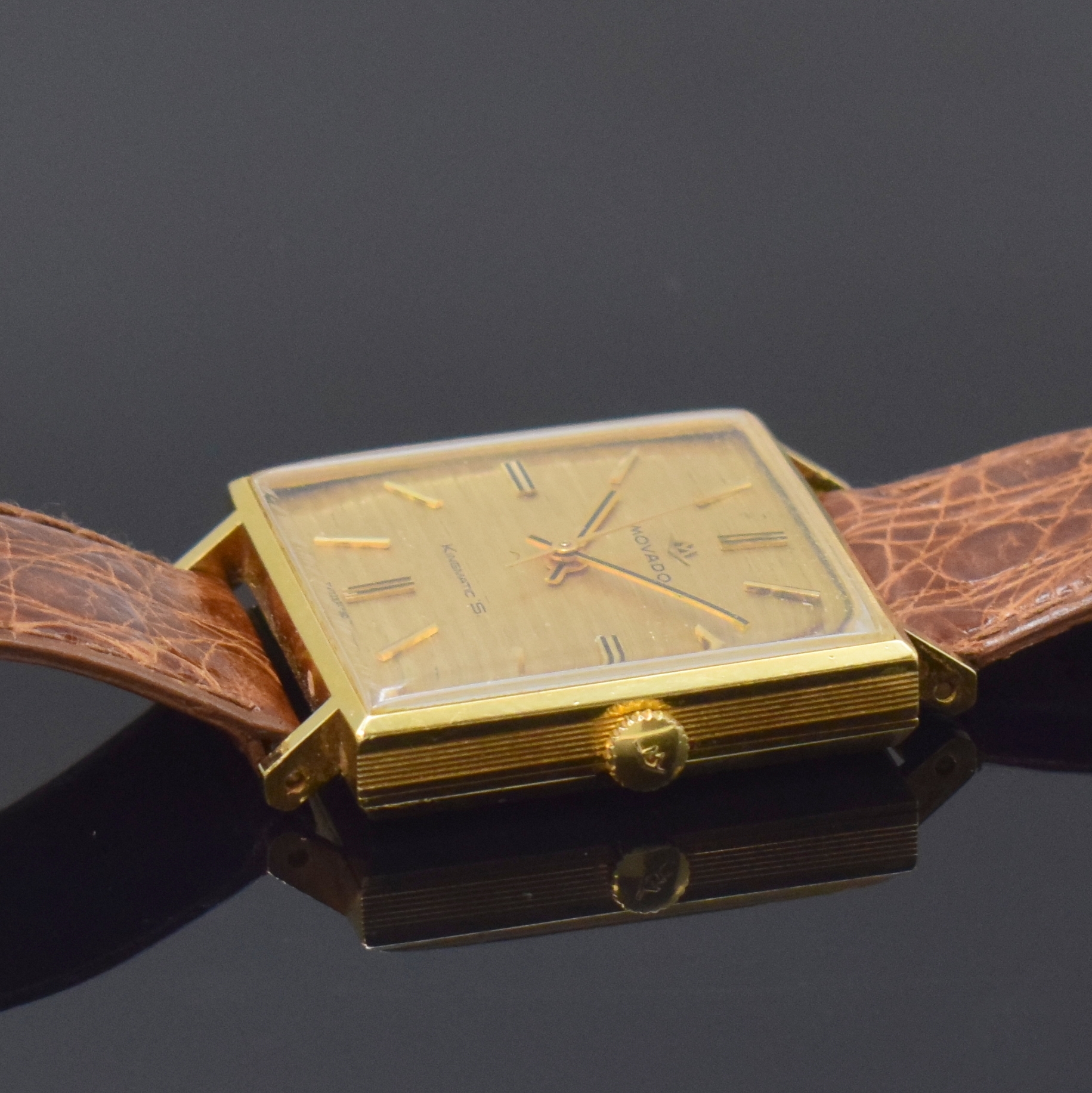 Detail b: MOVADO Kingmatic S quadratische Armbanduhr in GG 750/000, Schweiz um 1965, Automatik, 2- tlg. Geh., Boden aufgedr., orig. Krone, gold. ...