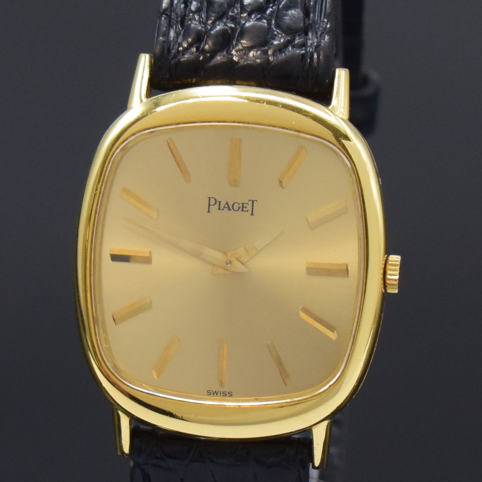 Detail a: PIAGET Referenz 9454 elegante Armbanduhr in GG 750/000, Schweiz um 1970, Handaufzug, flaches 2-tlg. Geh., Boden 4-fach verschr., gold. Zifferbl., ...