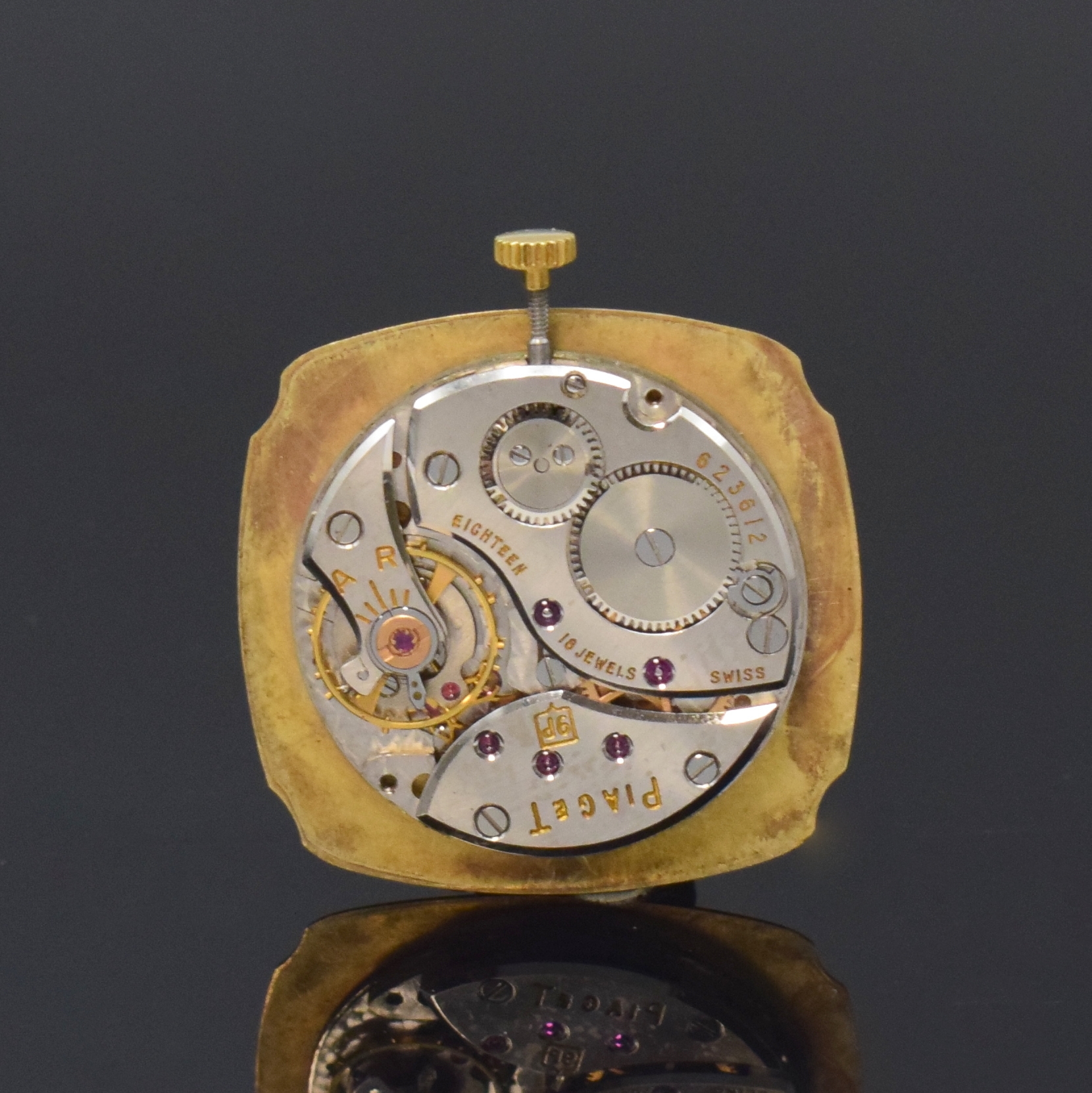 Detail f: PIAGET Referenz 9454 elegante Armbanduhr in GG 750/000, Schweiz um 1970, Handaufzug, flaches 2-tlg. Geh., Boden 4-fach verschr., gold. Zifferbl., ...