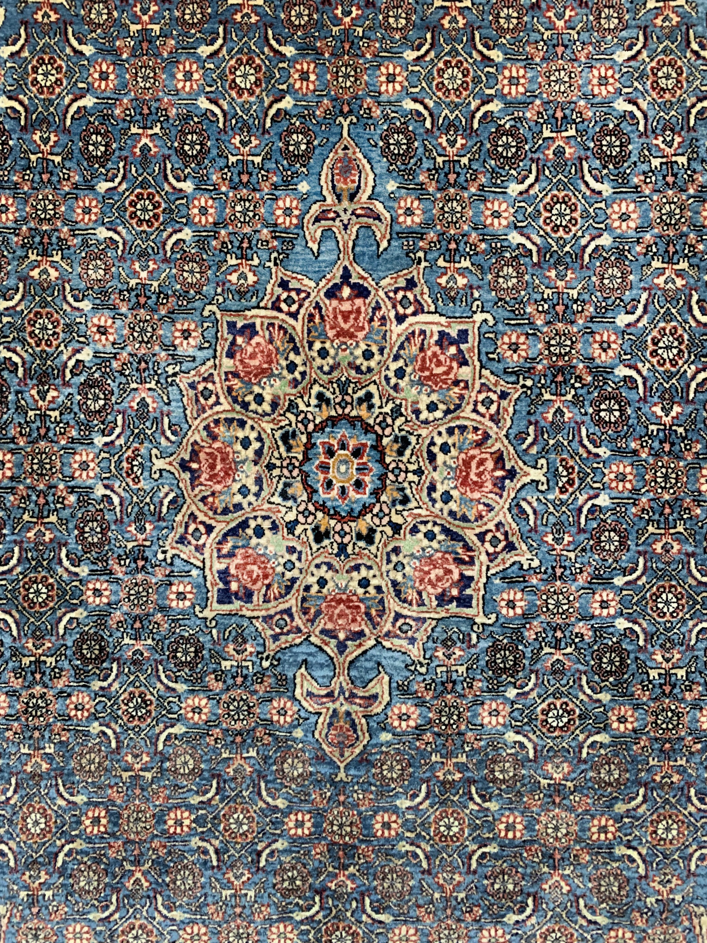 Detail b: Rosenbidjar fein, Persien, Ende 20.Jhd, Korkwolle auf Baumwolle, ca. 200 x 140 cm, EHZ: 1-2