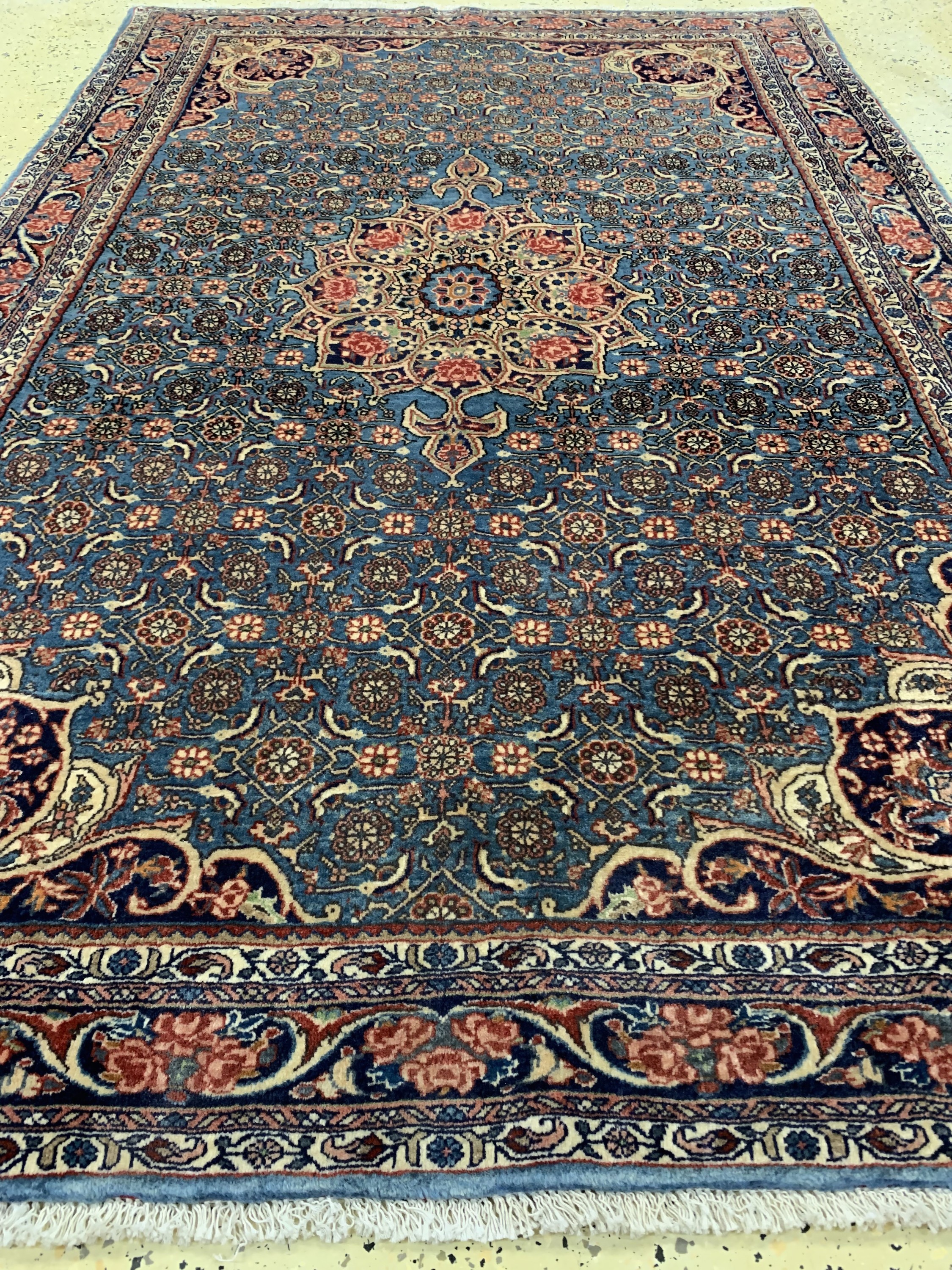 Detail d: Rosenbidjar fein, Persien, Ende 20.Jhd, Korkwolle auf Baumwolle, ca. 200 x 140 cm, EHZ: 1-2