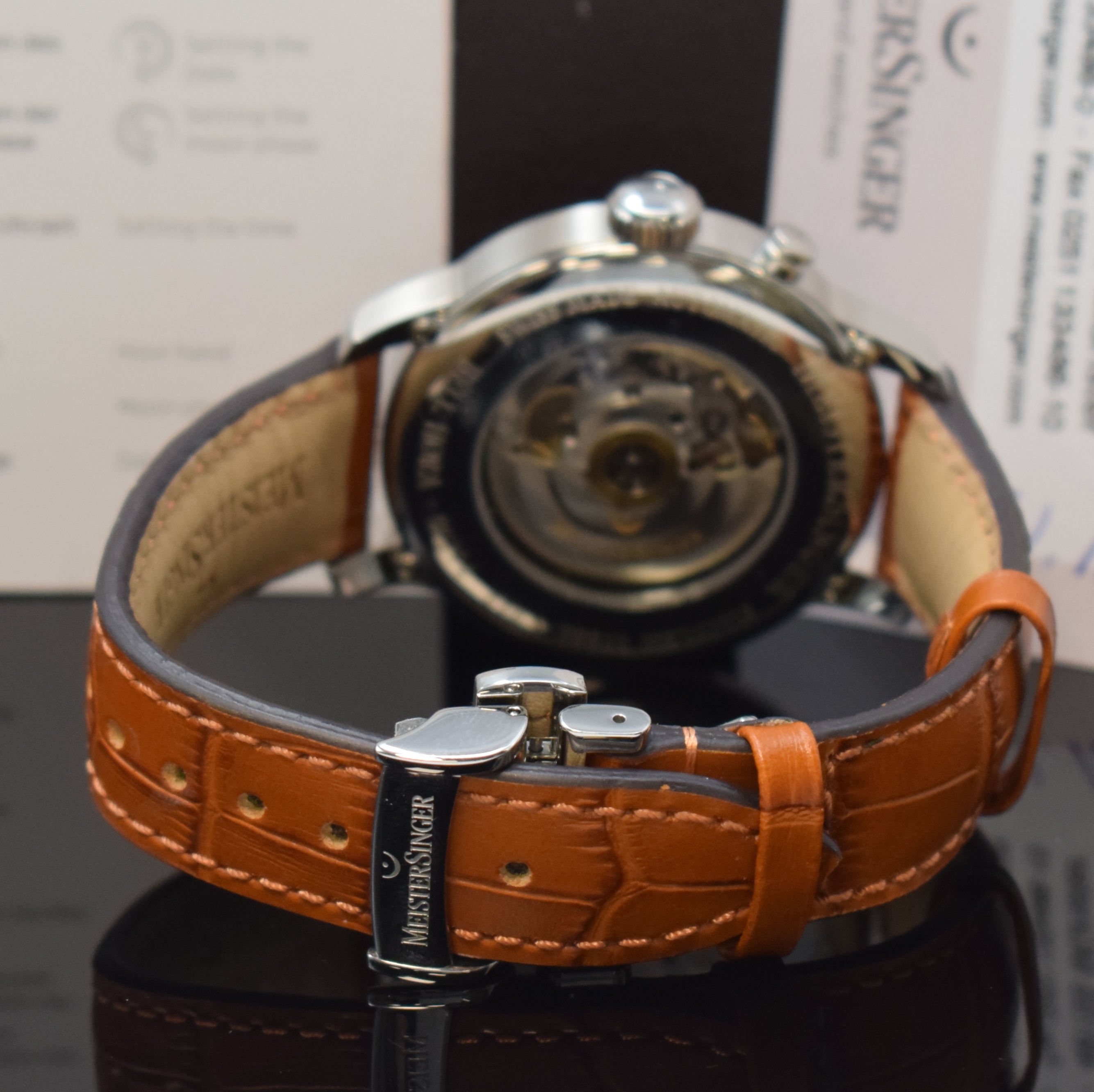 Detail b: MEISTERSINGER nahezu neuwertige Einzeiger- Herrenarmbanduhr Bell Hora Referenz BH0908, Automatik, Edelstahlgeh. inkl. orig. Lederband m. orig. dopp. ...