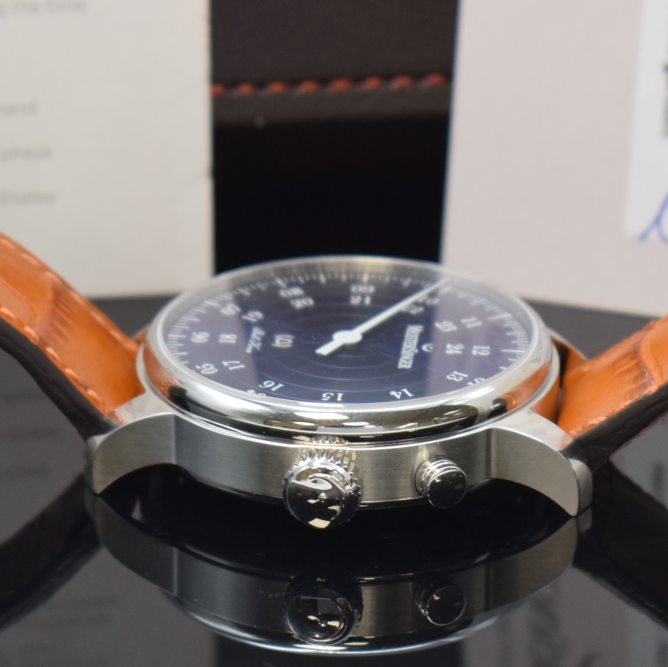 Detail c: MEISTERSINGER nahezu neuwertige Einzeiger- Herrenarmbanduhr Bell Hora Referenz BH0908, Automatik, Edelstahlgeh. inkl. orig. Lederband m. orig. dopp. ...