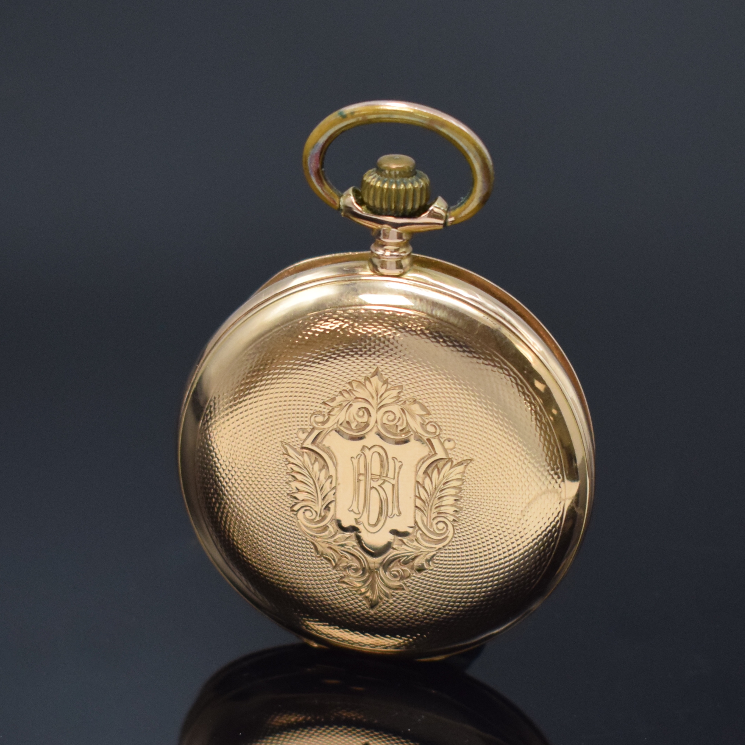 Detail b: Savonette Herrentaschenuhr in RG 585/000, Schweiz um 1910, guill. 2-Deckel Goldgeh. dell., Sprungdeckel m. Schmuckmonogramm BH, verg. Cuv., ...