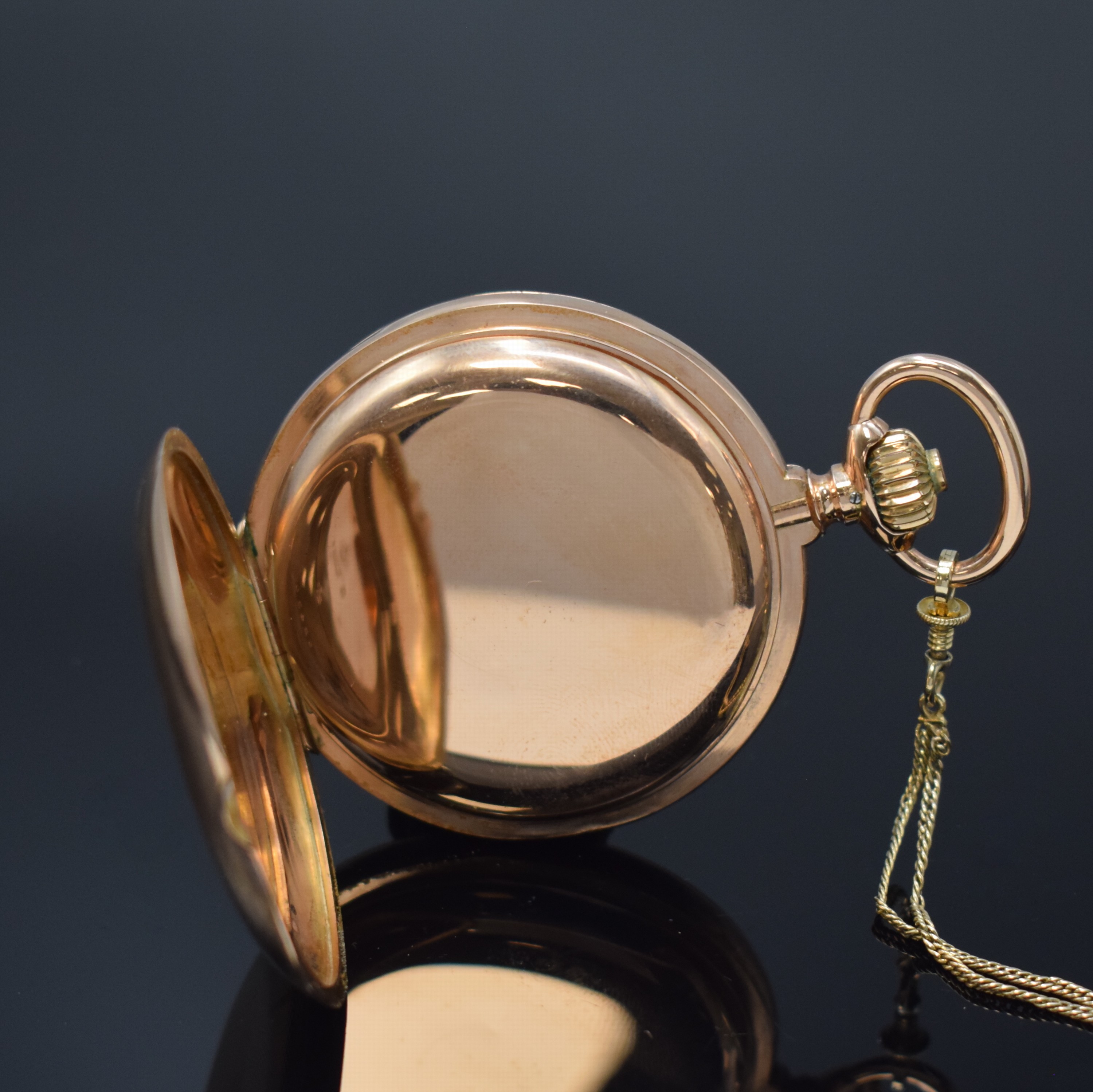 Detail e: UNION GLOCKE Savonette Herrentaschenuhr in RG 585/000 an GG 585/000 Kette, Deutschland um 1910, guill. 3-Deckel Goldgeh. m. a-Goutte Schlüssen l. ...