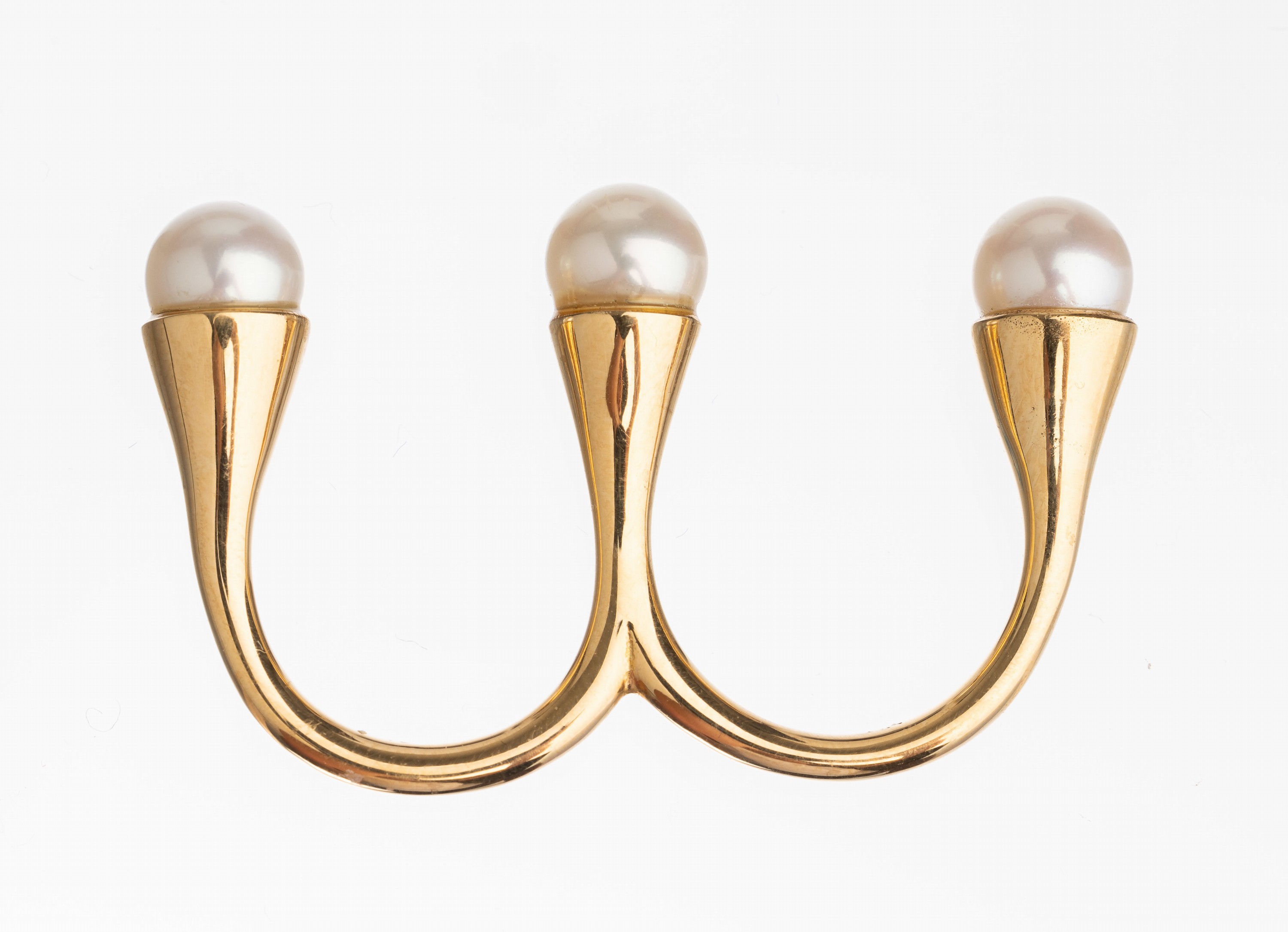 18 kt Gold Zuchtperl-2-Finger-Ring, GG 750/000, 3 weiße Zuchtperlen D. ca. 7.4 mm, RW 52 und 55, ca. 13.0 g