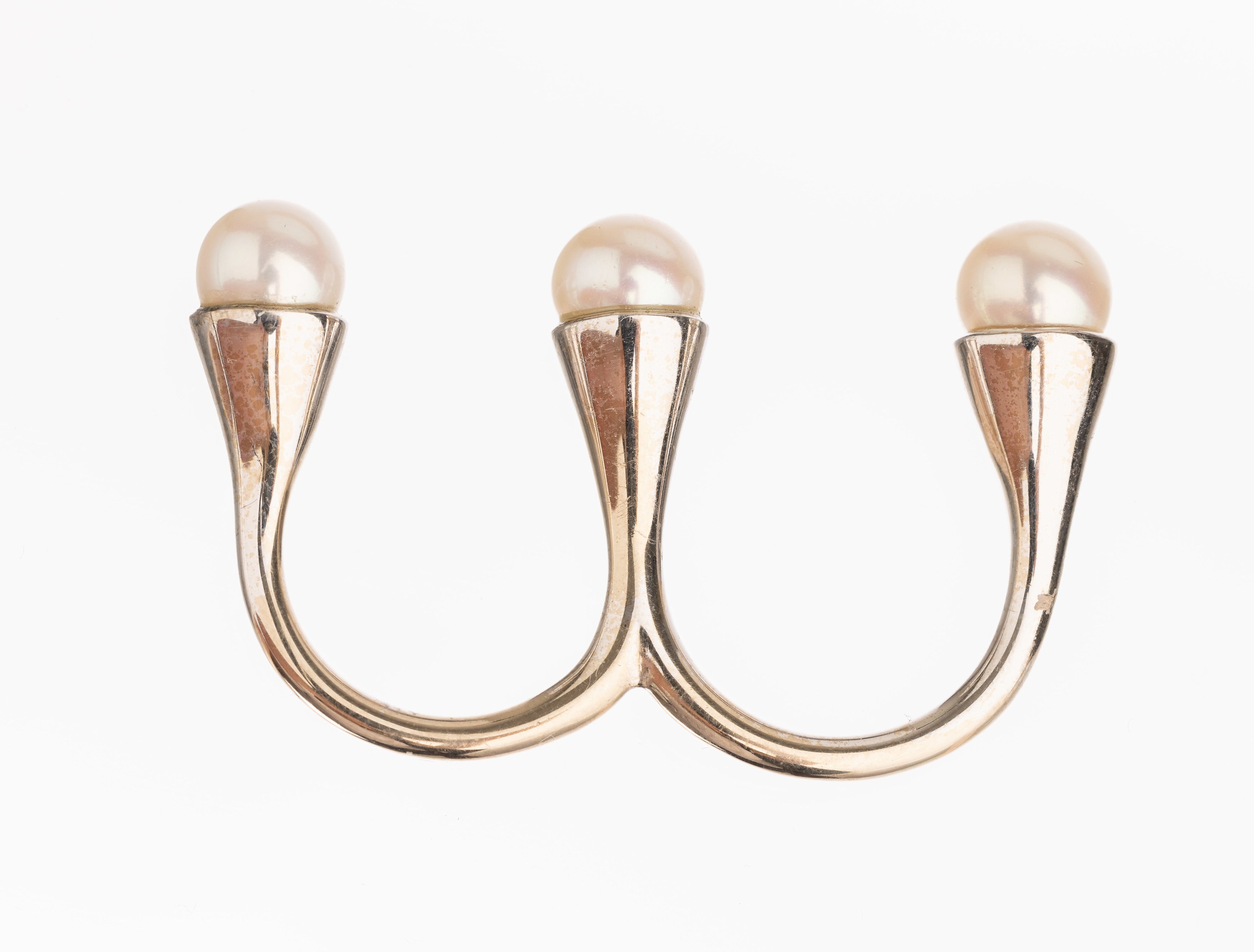 18 kt Gold Zuchtperl-2-Finger-Ring, WG 750/000, weiße Zuchtperlen, D. ca. 7.4 mm, RW 52 und 55, ca. 13.1 g