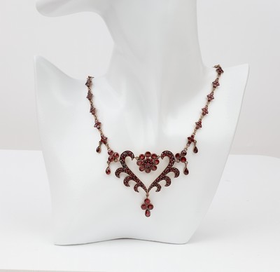 26785464a - Garnet-necklace