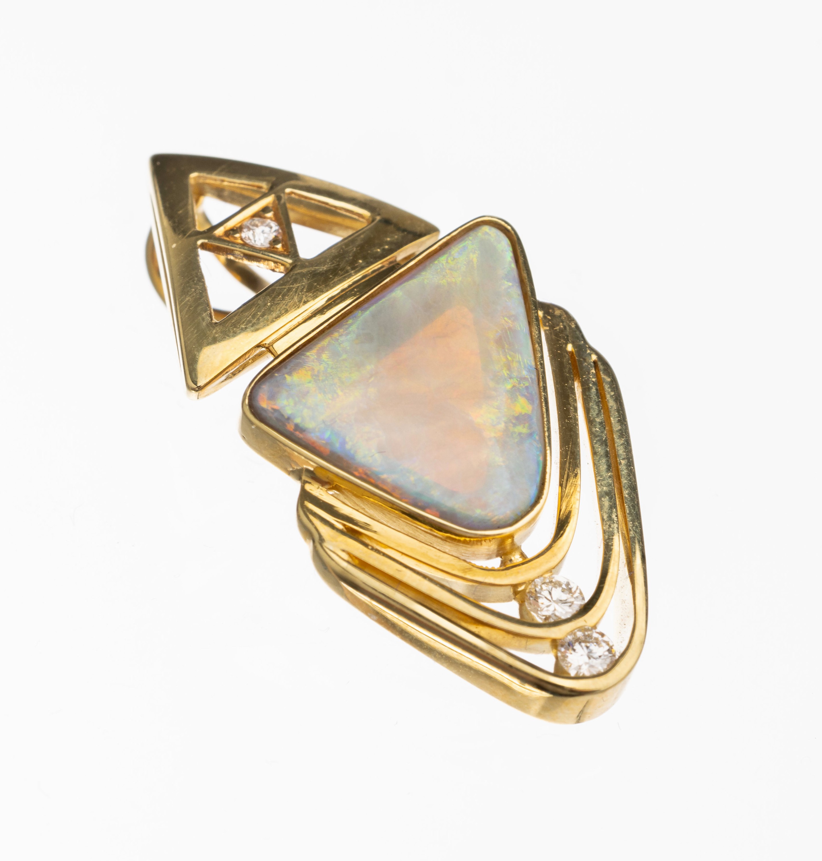 14 kt Gold Opal Brillant Anhänger, GG 585/ 000, durchbrochen gearbeitet, ein Opal ca. 1.60 ct, 3 Brillanten zus. ca. 0.10 ct Weiß/si, L. ca. 3 cm, ...