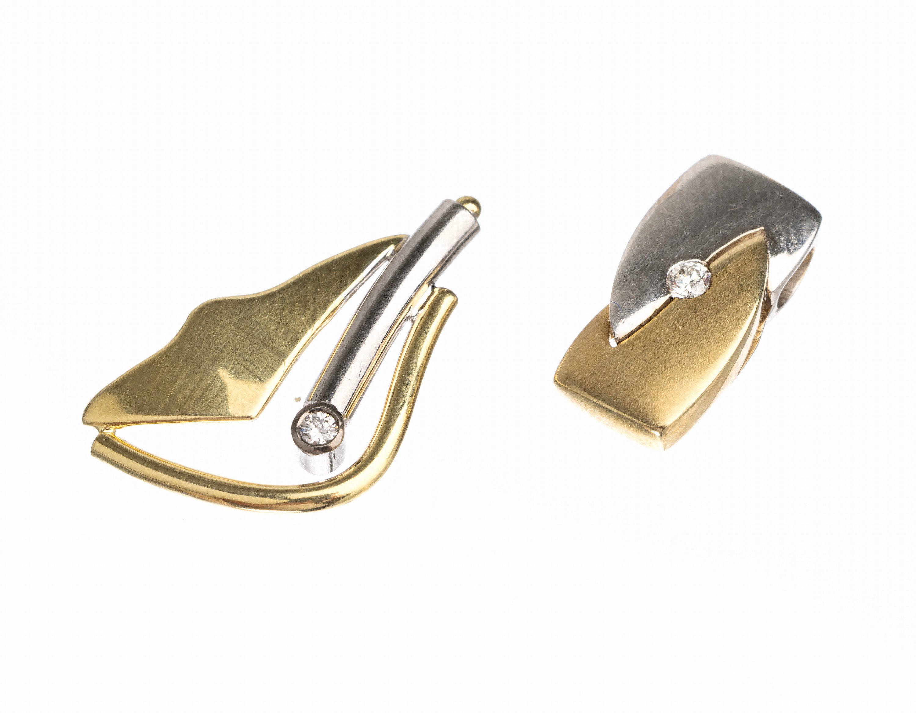 Konvolut 2 14 kt Gold Brillant Anhänger, GG/WG 585/000, versch. Designs, 2 Brillanten zus. ca. 0.08 ct Weiß/si, ca. 5.3 g
