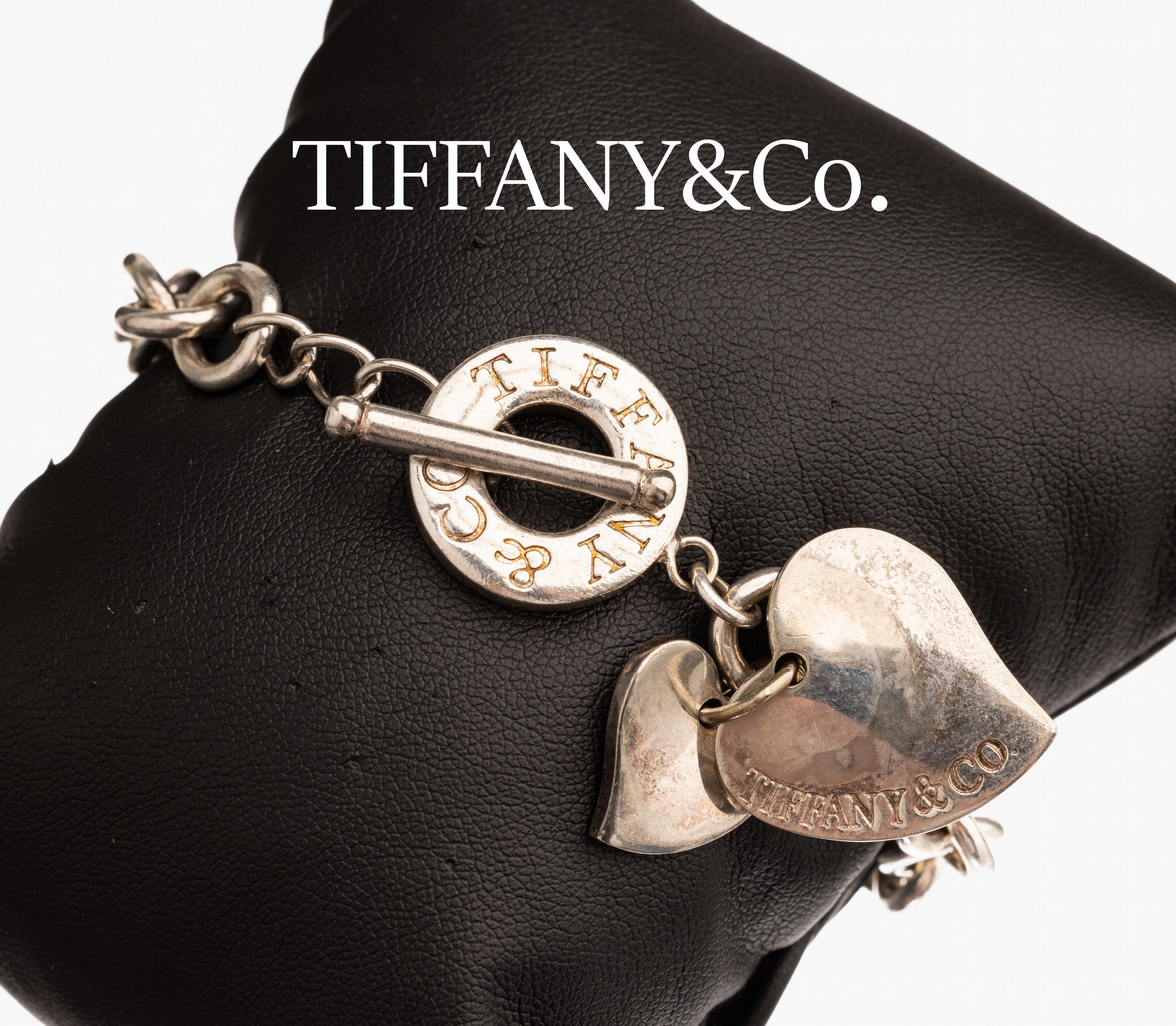Tiffany & Co. Armband, 925er Silber, Herz- anhänger, Knebelschließe, L. ca. 22.5 cm, ca. 38 g