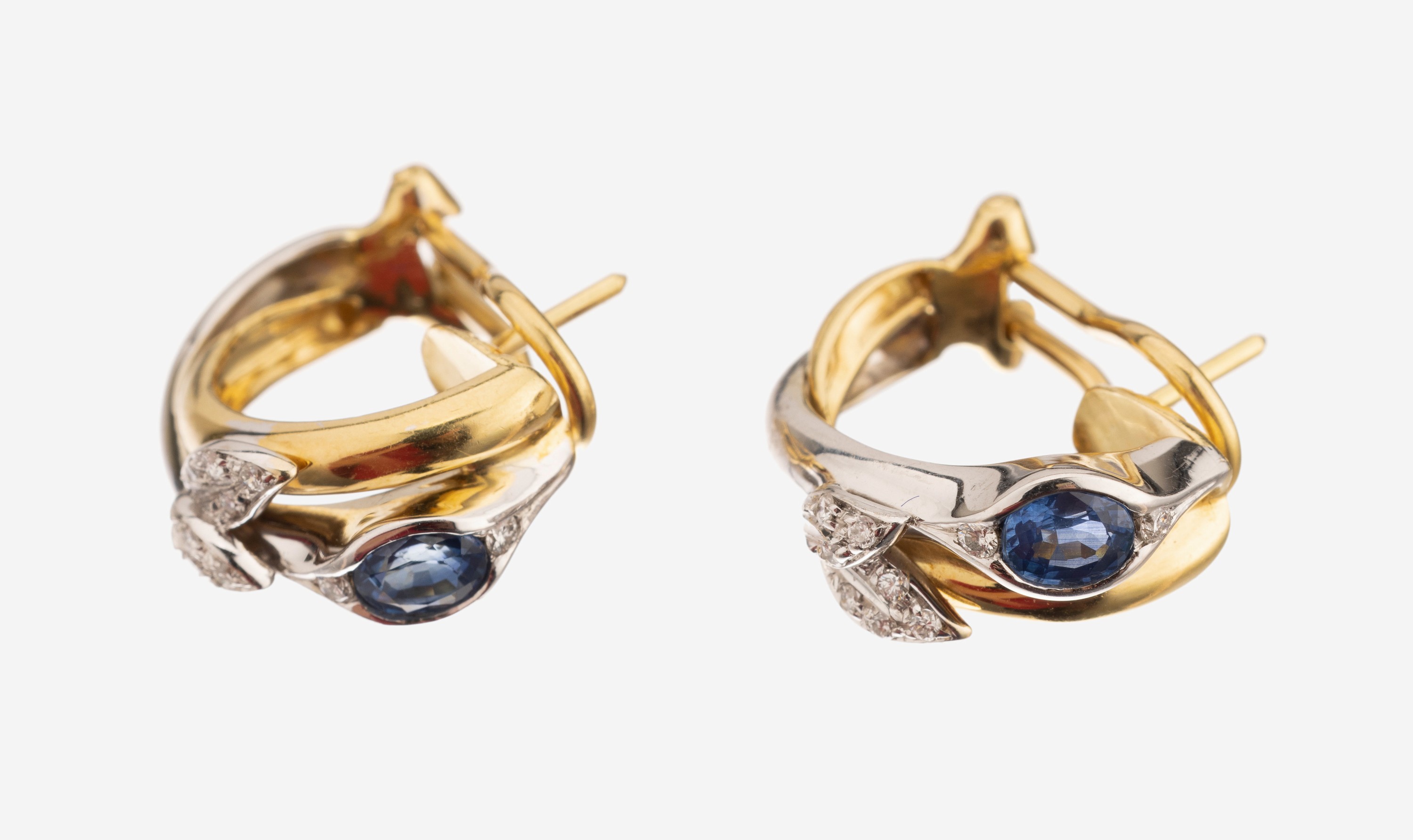 Detail a: Paar 18 kt Gold Diamant-Saphir-Ohrstecker, GG/WG 750/000, in WG florale Darstellung, bes.mit 2 ovalfacett. Saphire 1.0 ct, 18 Brillanten zus. ca. ...
