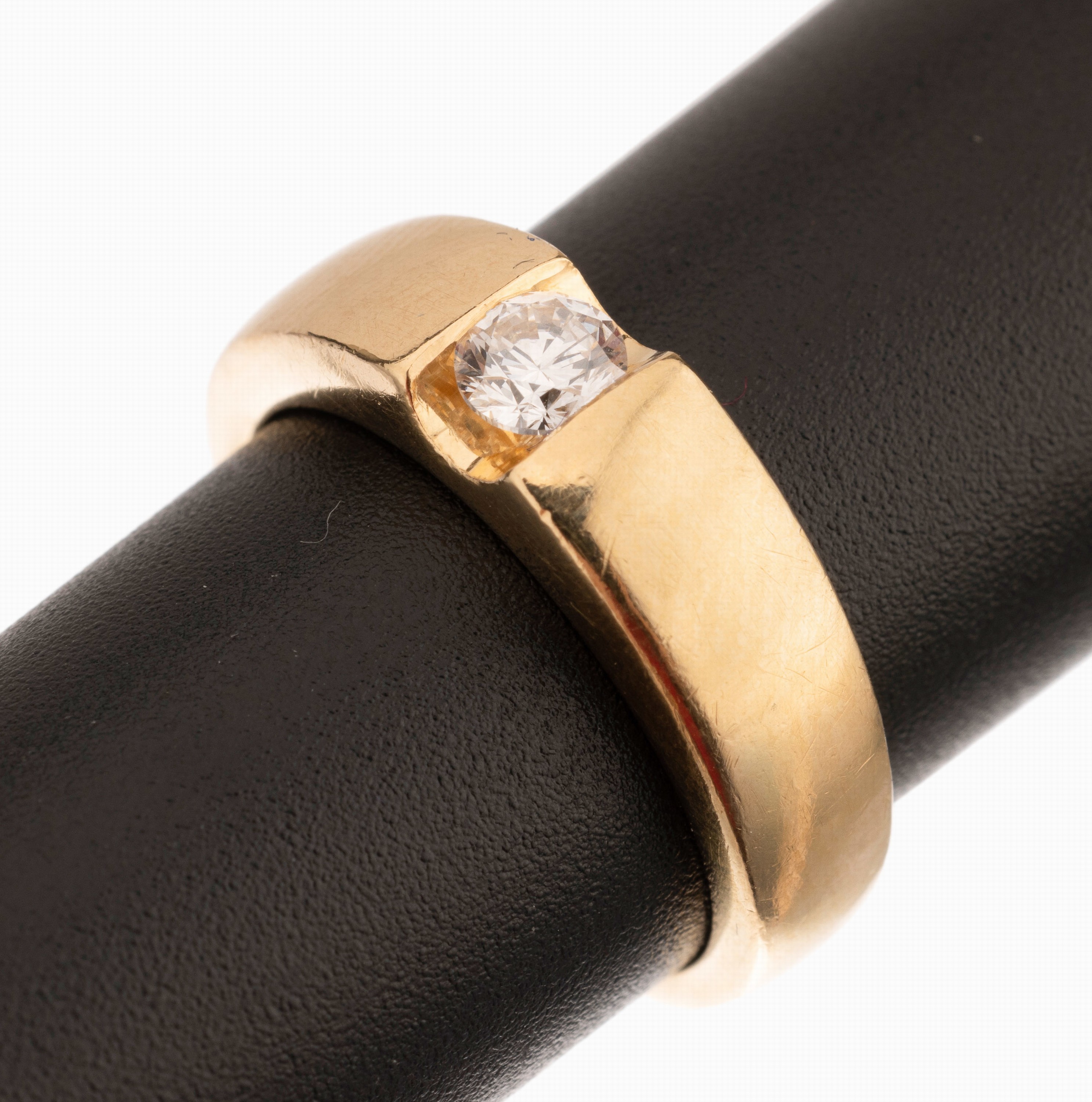 18 kt Gold Brillant-Ring, GG 750/000, Brillant ca. 0.25 ct (grav.) Weiß/si, RW 50, ca. 6.7 g,