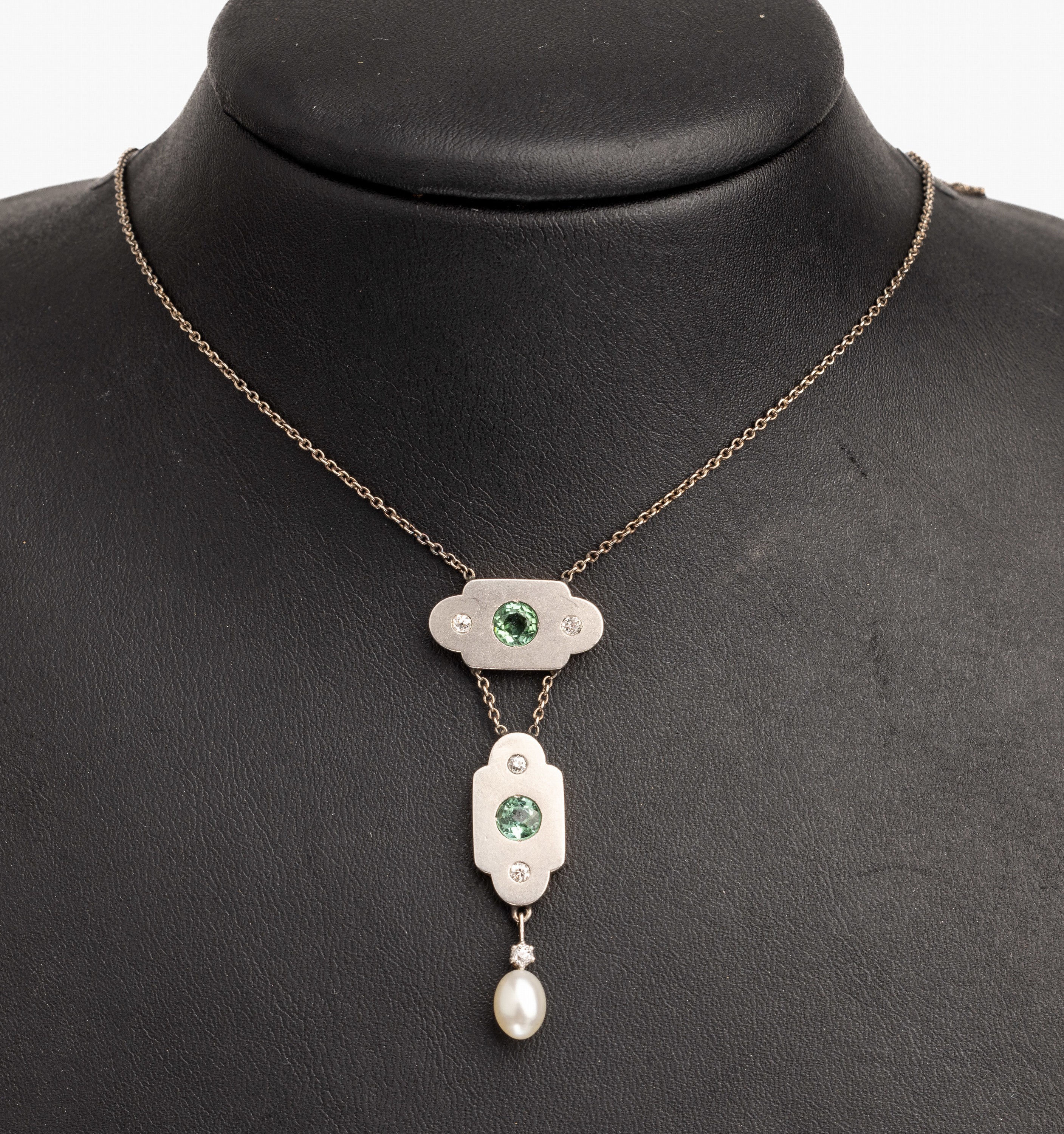 14 kt Gold Collier-Mittelteil, RG 750/000, Zuchtperlabhängung bewegl., 2 rundfacett. Turmaline in Platin gefasst zus. ca. 1.10 ct, 4 Diamanten zus. ...