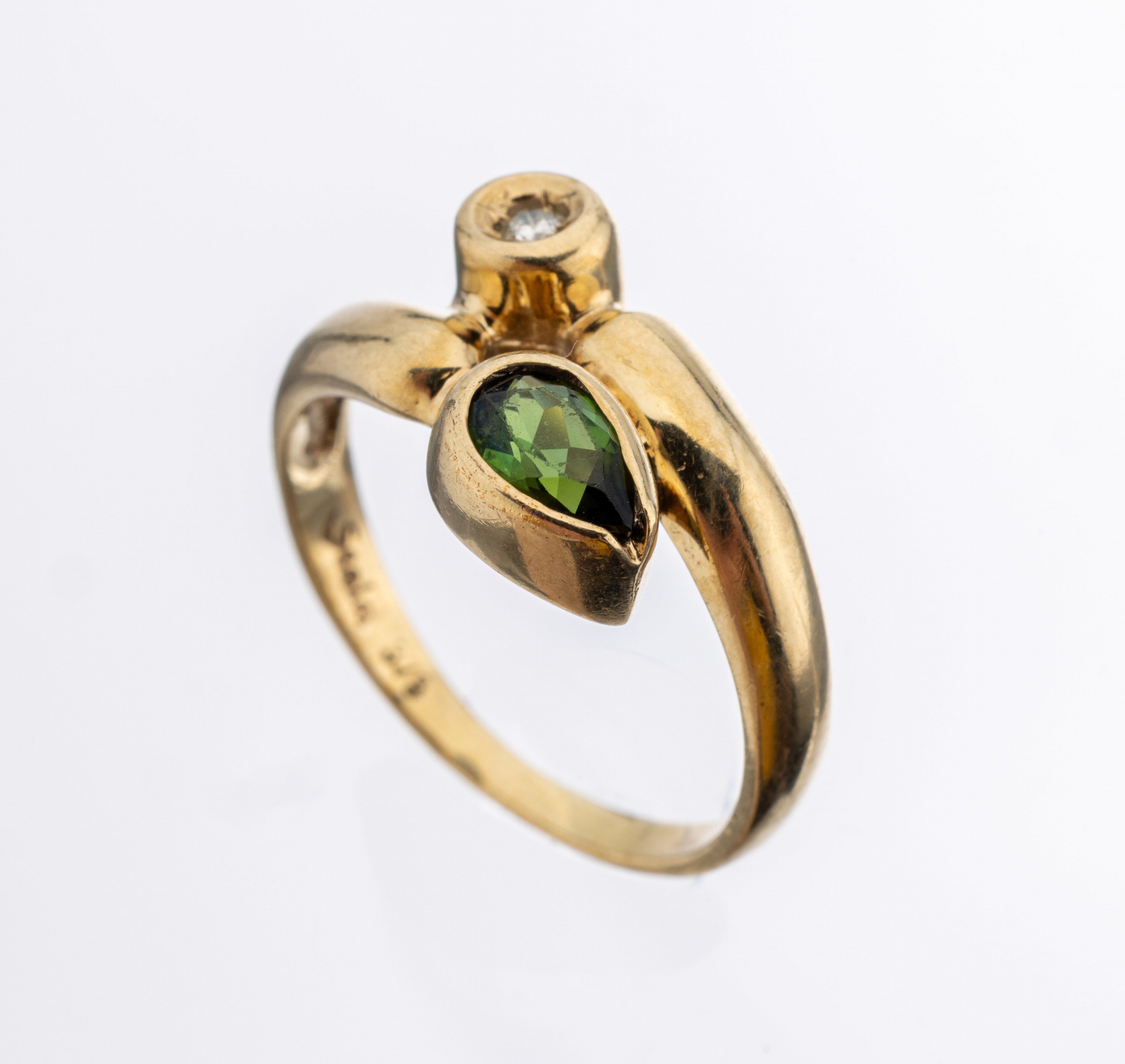 9 kt Gold Turmalin-Brillant-Ring, GG 375/000, facett. Turmalintropfen ca. 0.25 ct, Brillant ca. 0.03 ct Weiß/si, RW 52, ca. 3.1 g