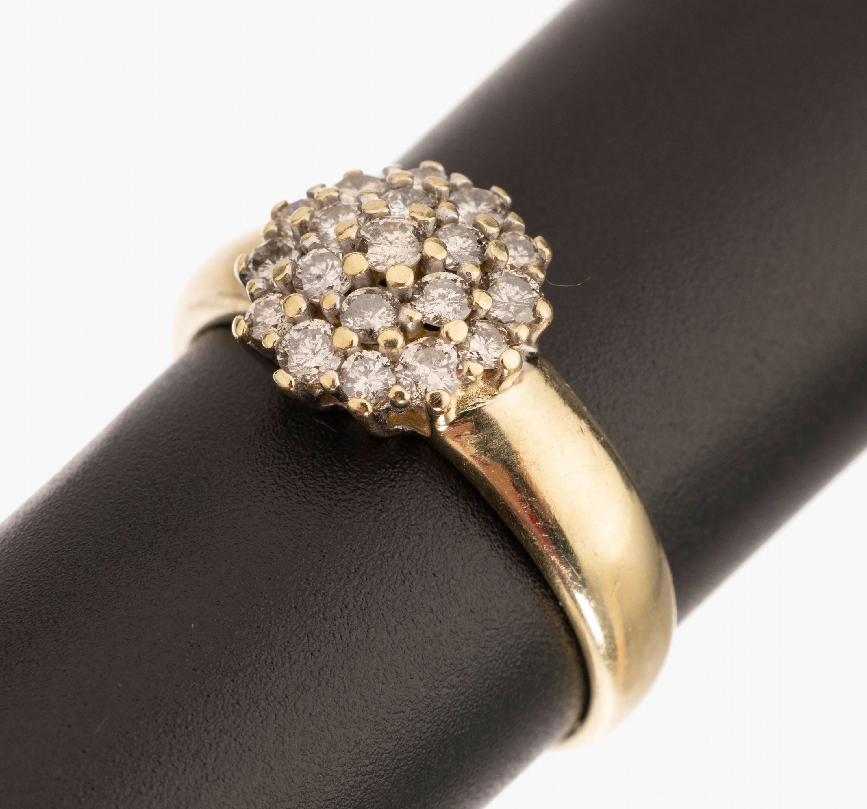 14 kt Gold Brillant-Ring, GG/WG 585/000, blütenf. Ringkopf bes. mit 20 Brillanten zus. ca. 1.00 ct get.Weiss/p 1, RW 66, ca. 5.5 g