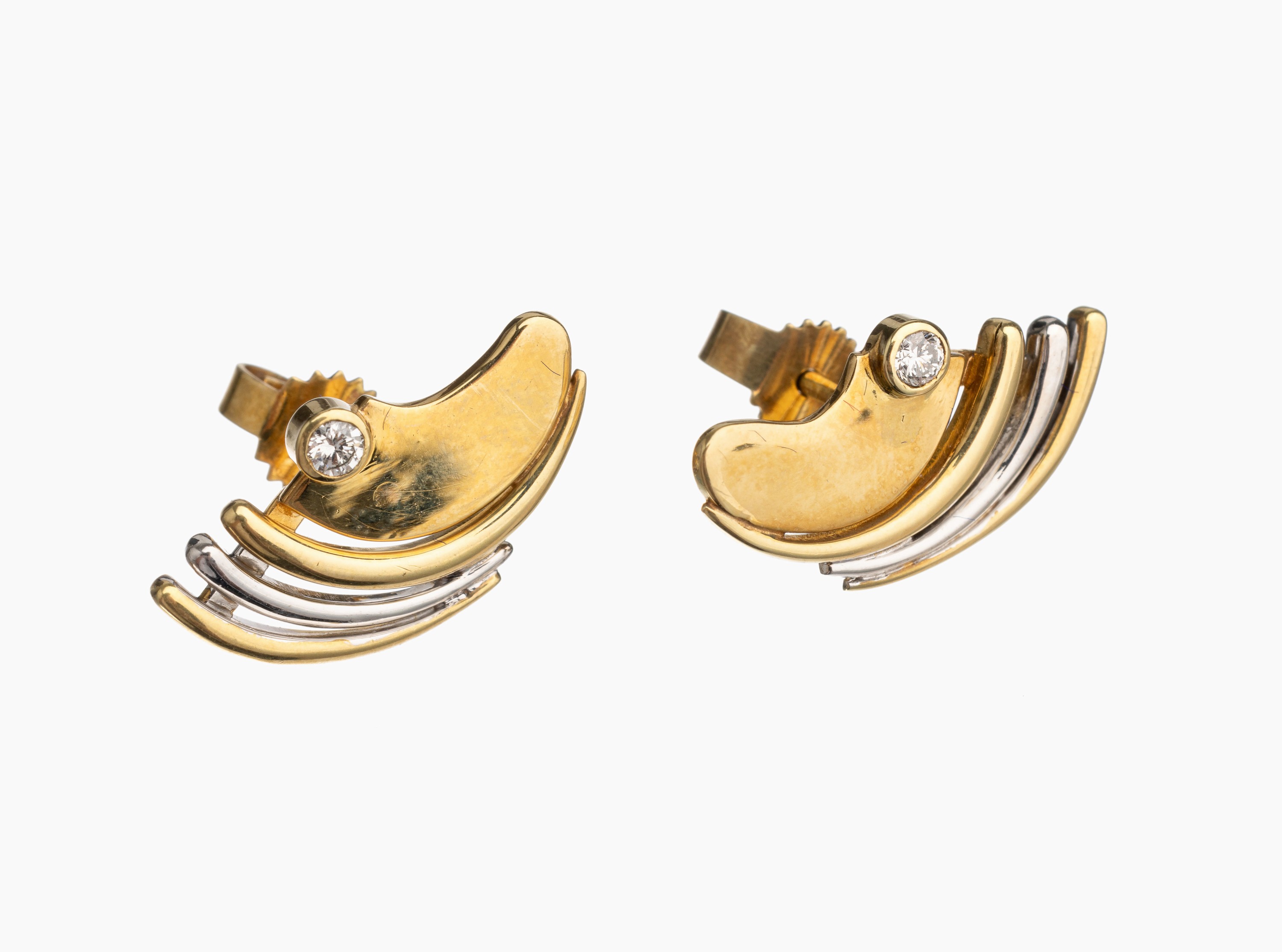 Paar 14 kt Gold Brillant Ohrstecker, GG/WG 585/000, insg. 2 Brillanten zus. ca. 0.08 ct feines Weiß/vs, L. ca. 2 cm, ca. 4.4 g