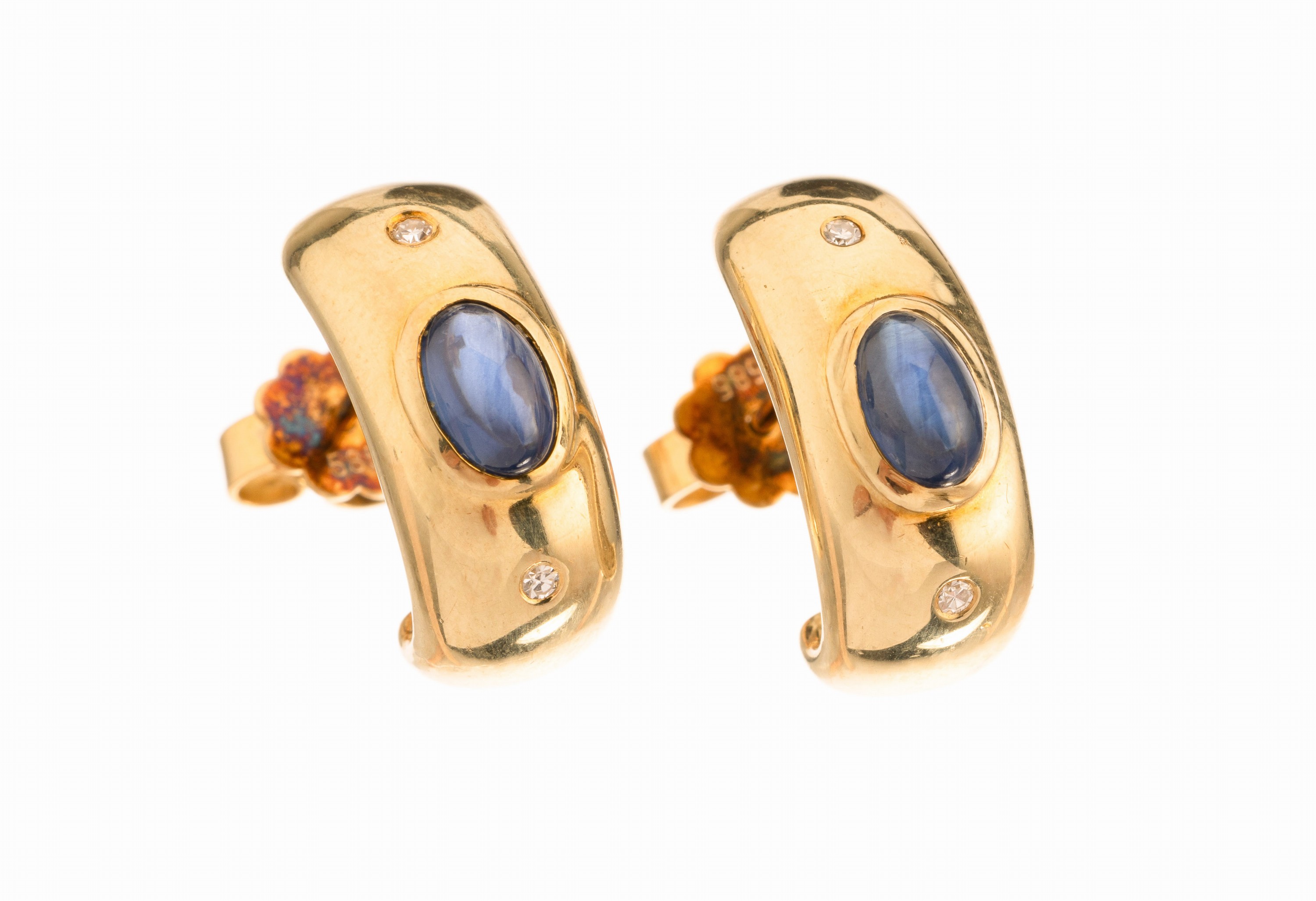 Paar 14 kt Gold Saphir-Diamant-Ohrstecker, GG 585/000, 2 ovale Saphircabochons zus. ca. 0.70 ct, 4 8/8-Diamanten zus. ca. 0.02 ct Weiß/si, ca. 6.1 g
