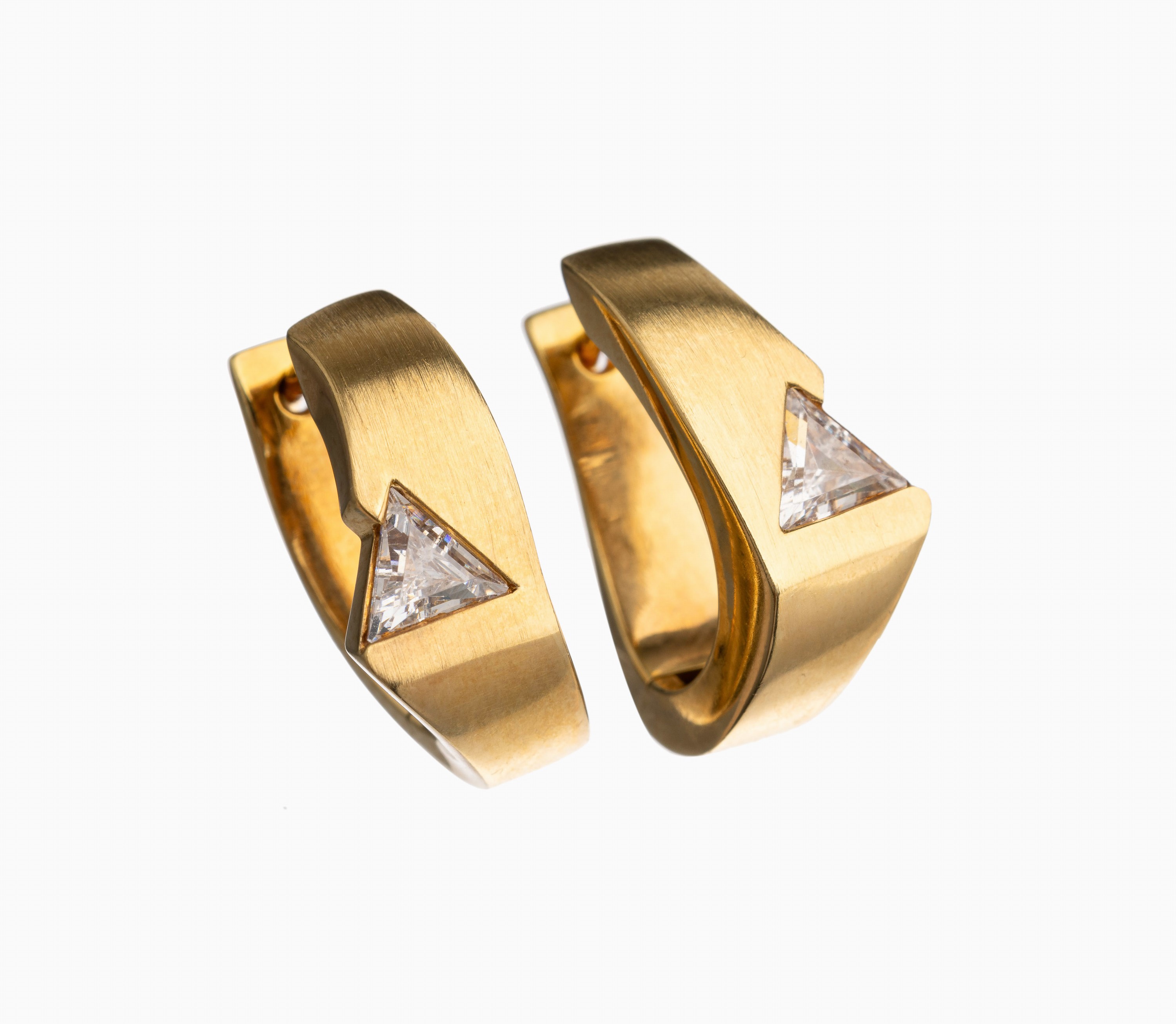 Paar 14 kt Gold Zirkonia Ohrstecker, GG 585/000, sat., 2 Zirkoniatriangeln, L. ca. 1.8cm, ca. 8.5 g