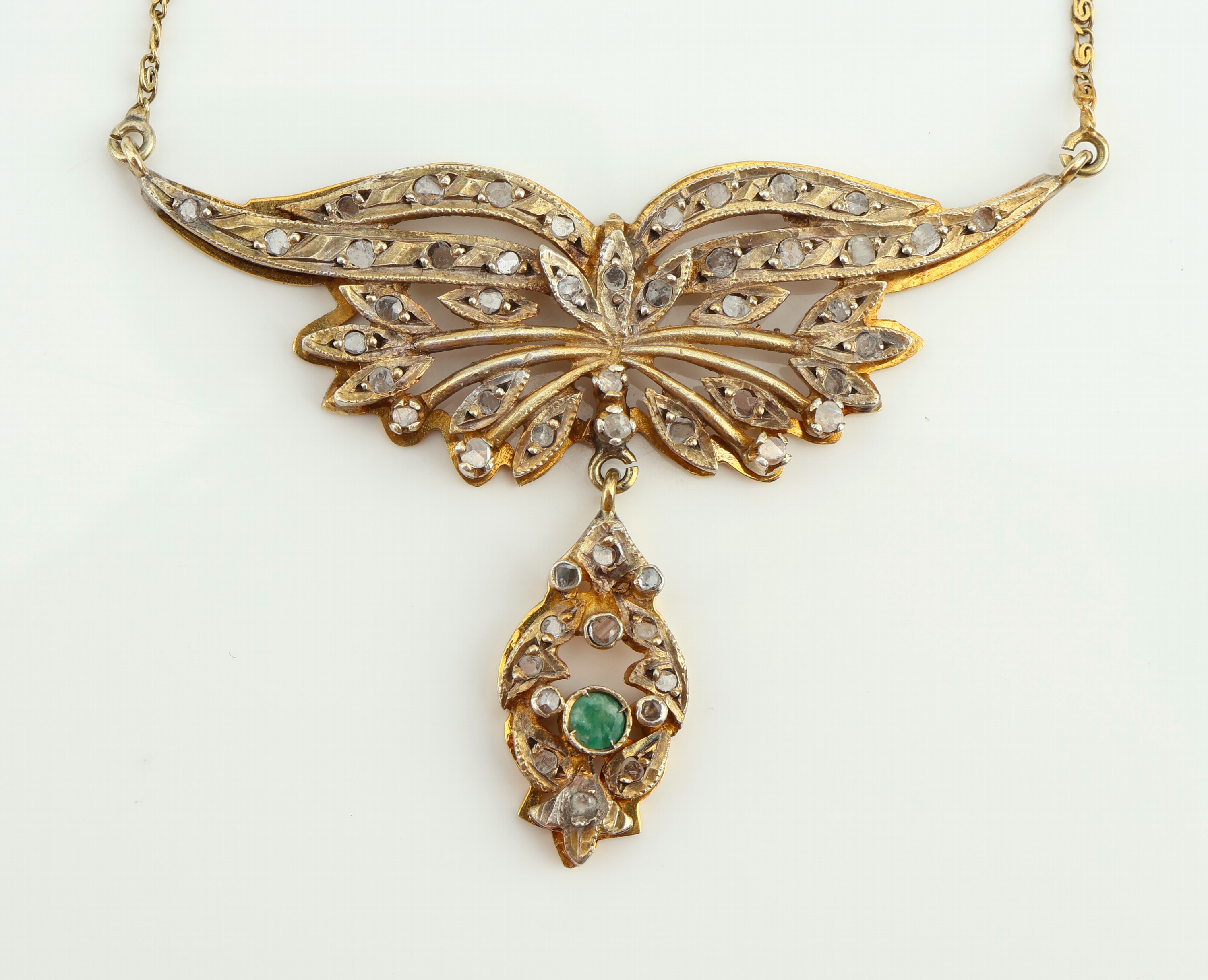 Detail a: 14 kt Gold Smaragd-Diamant-Collier, GG 585/000, Mittelteil mit Diamantrosen zus. ca. 0.75 ct, Smaragd ca. 0.10 ct, L. ca. 46 cm, ca. 11 g