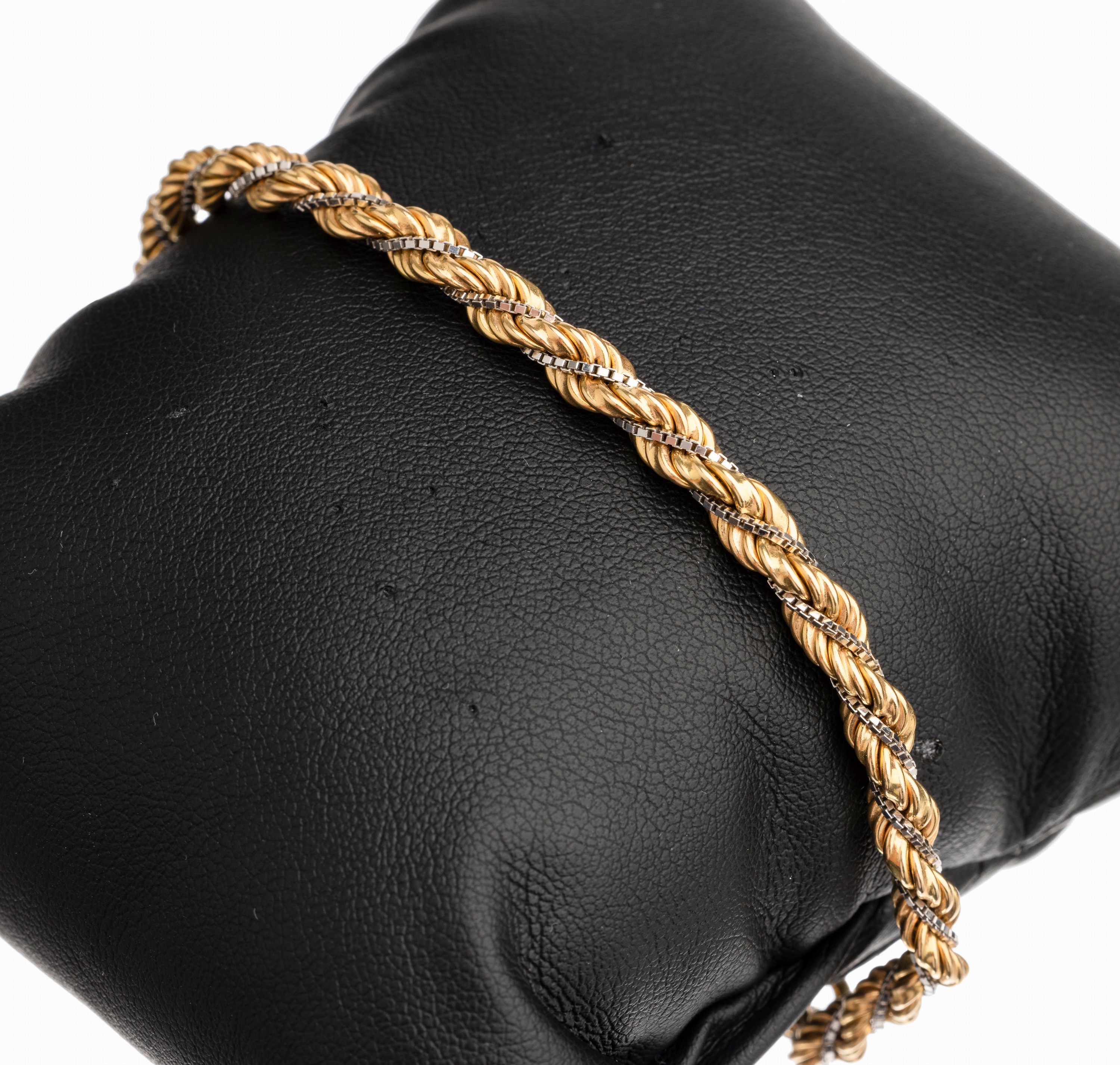 18 kt Gold Kordelarmband, GG/WG 750/000, L ca. 18.5 cm, Federringschließe, total ca. 10.3 g