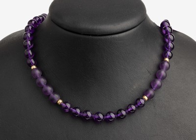 Image 26786173 - Chain made of amethyst spheres