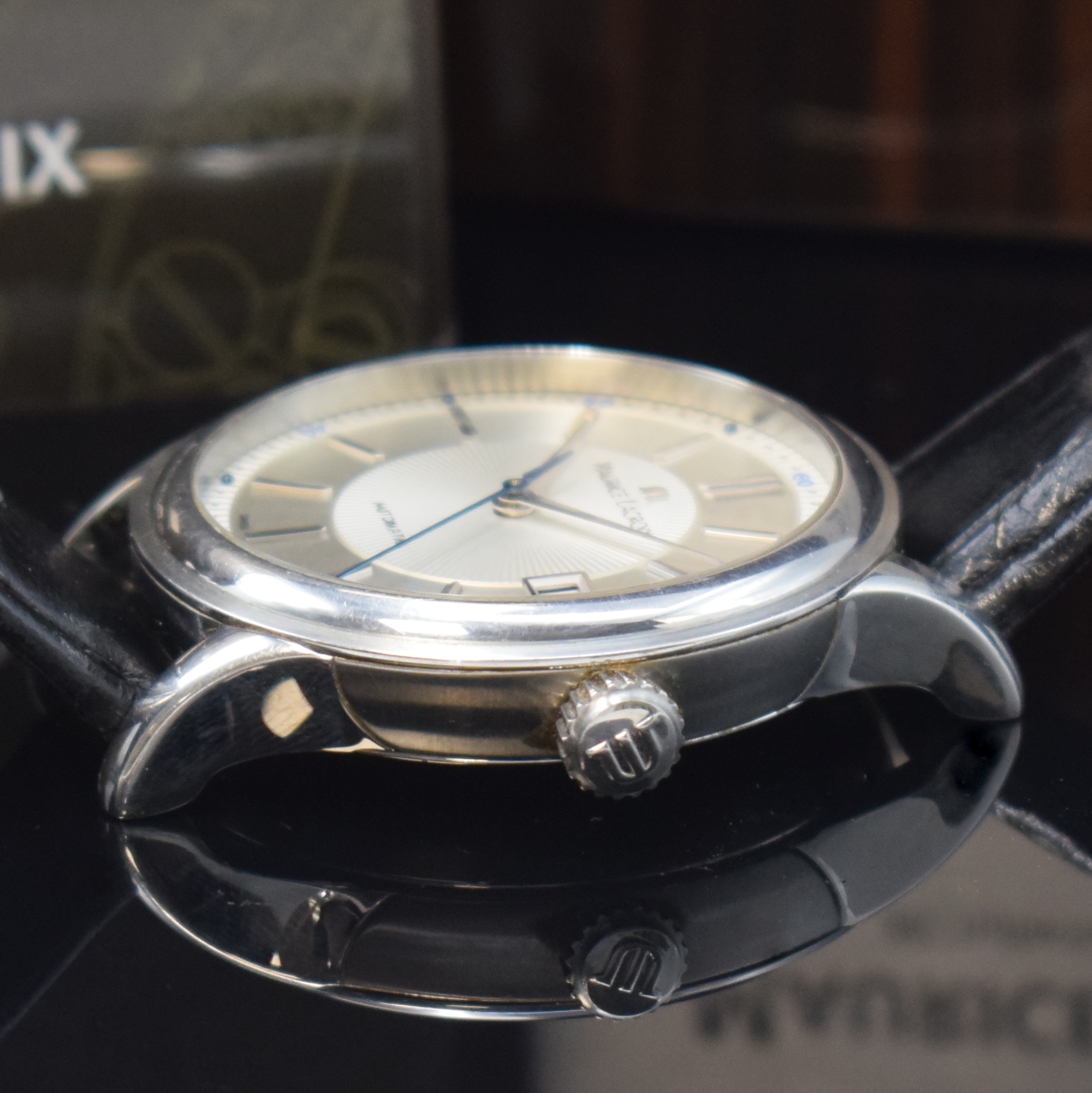 Detail b: MAURICE LACROIX Les Classiques Herrenarmbanduhr in Stahl Referenz LC6027, Schweiz um 2014, Automatik, orig. Lederband m. Dornschl., Boden m. Widmung ...