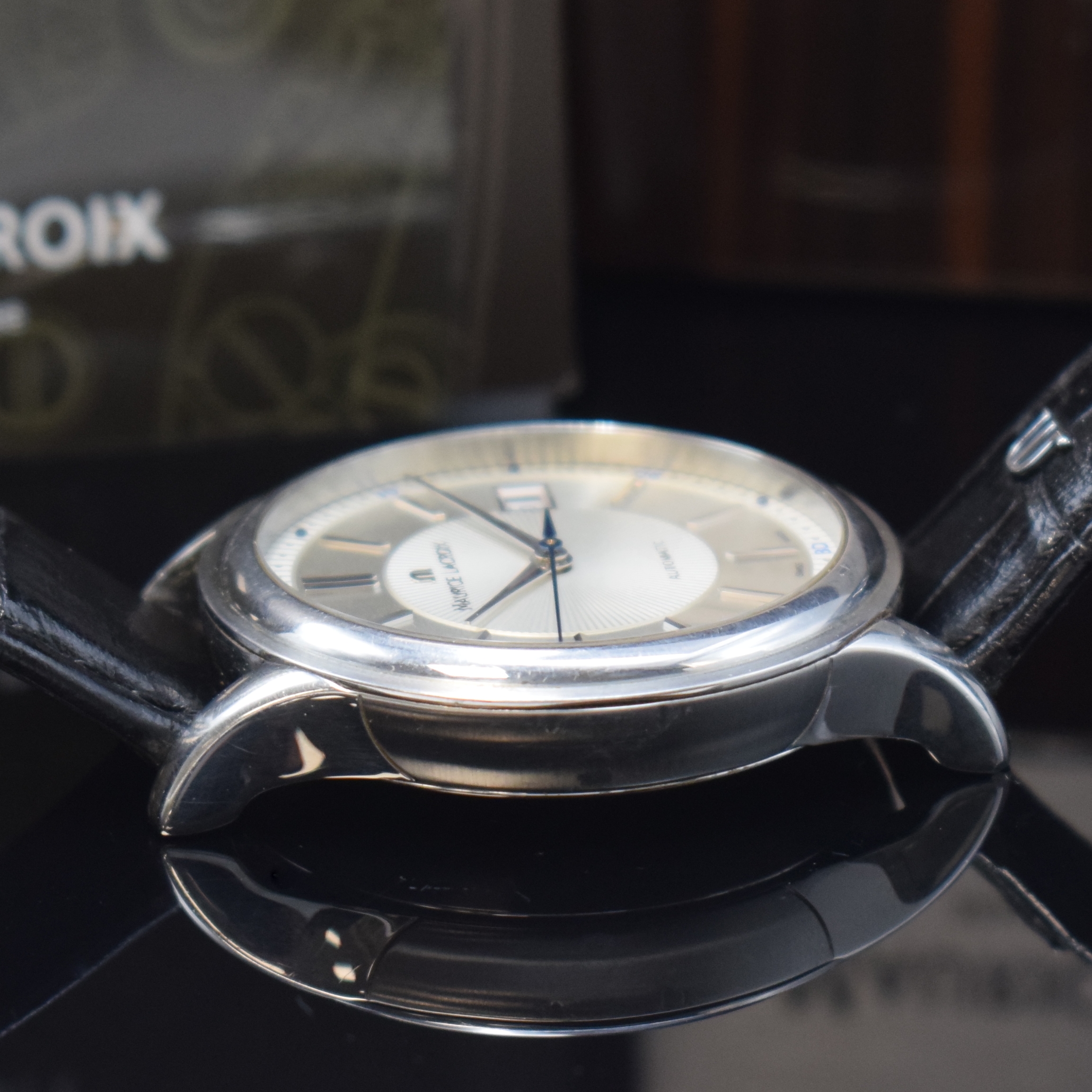 Detail d: MAURICE LACROIX Les Classiques Herrenarmbanduhr in Stahl Referenz LC6027, Schweiz um 2014, Automatik, orig. Lederband m. Dornschl., Boden m. Widmung ...
