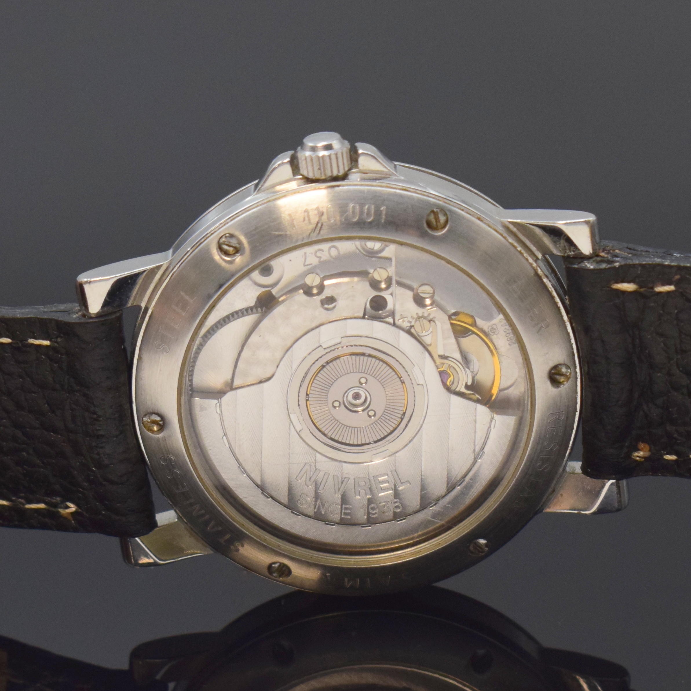 Detail c: NIVREL Chronometer Herrenarmbanduhr, Automatik, Schweiz um 2000, beids. vergl. Edelstahlgeh., Boden 6-fach verschr., verschr. Krone, silb., z. T. ...