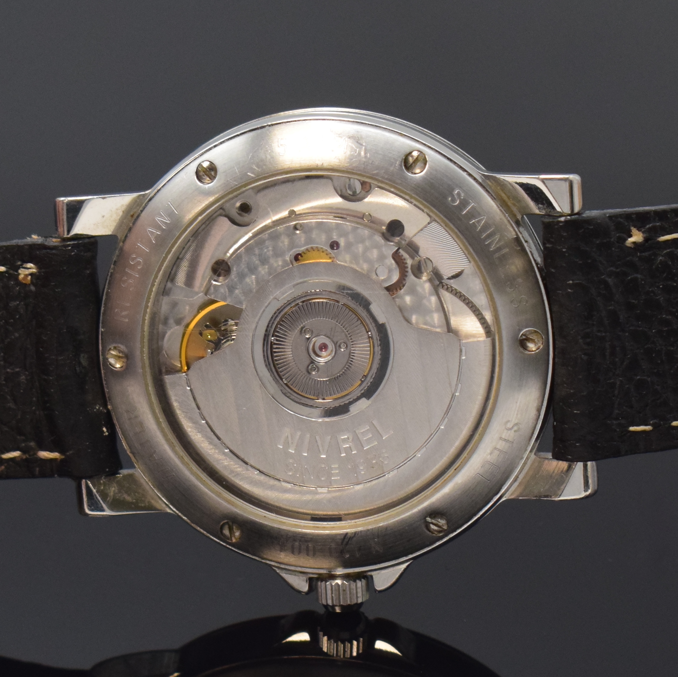Detail d: NIVREL Chronometer Herrenarmbanduhr, Automatik, Schweiz um 2000, beids. vergl. Edelstahlgeh., Boden 6-fach verschr., verschr. Krone, silb., z. T. ...