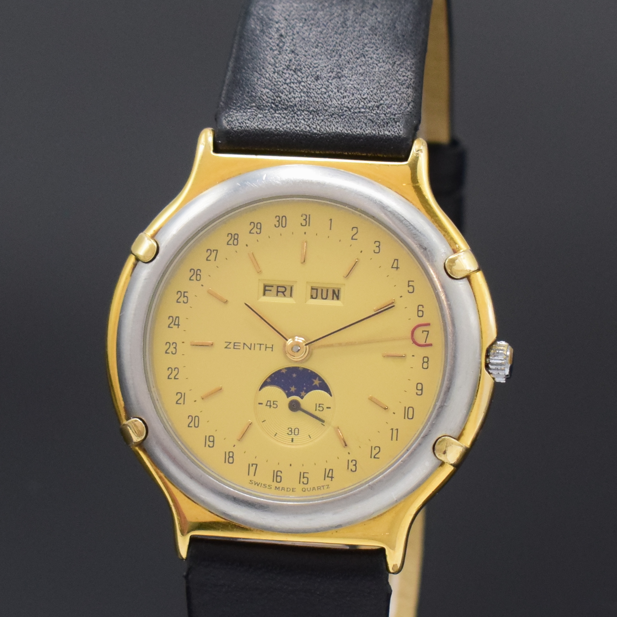 Detail a: ZENITH Armbanduhr mit Vollkalender Referenz 19.0090.392, Schweiz um 1990, verg. Geh., Edelstahlboden aufgedr., quarz, Anz. v. Std., Min., kl. Sek., ...