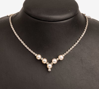 Image 18 kt gold akoya cultured pearl brilliant necklace , WG 750/000, 5 cultured akoya pearls ...