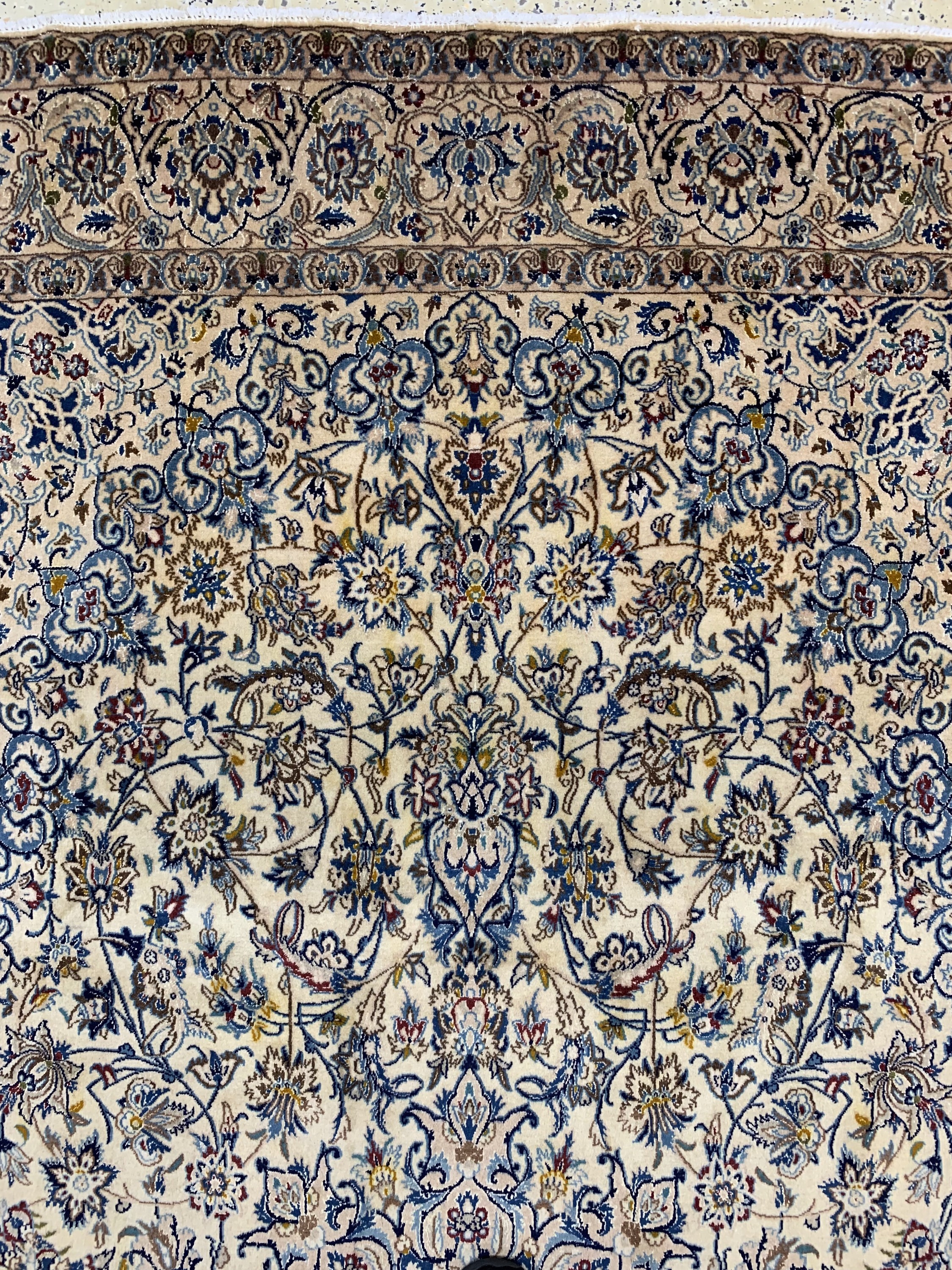 Detail c: Nain fein(9 La), Persien, Mitte 20.Jhd, Korkwolle mit Seide, ca. 336 x 193 cm, EHZ: 2