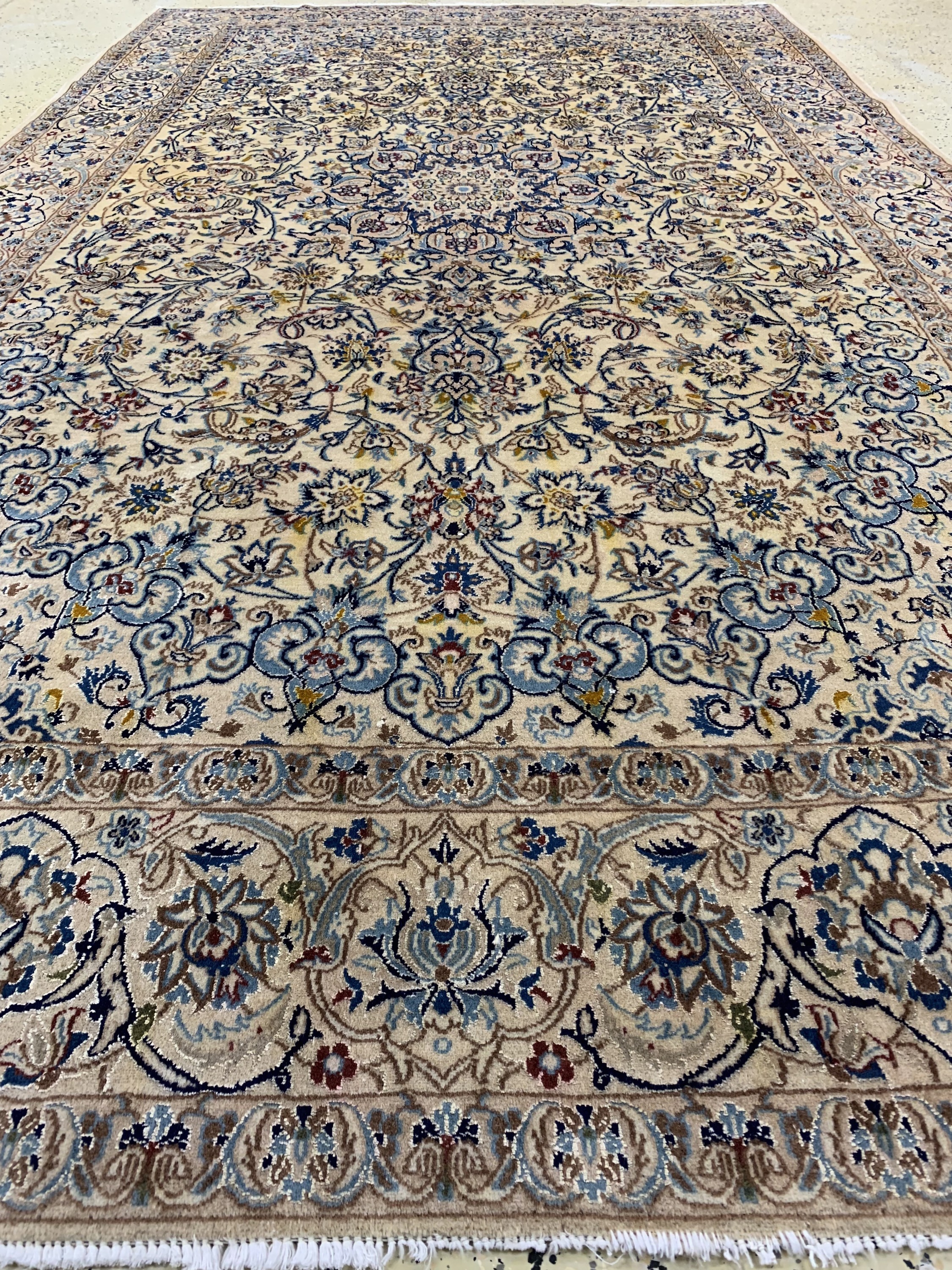 Detail d: Nain fein(9 La), Persien, Mitte 20.Jhd, Korkwolle mit Seide, ca. 336 x 193 cm, EHZ: 2