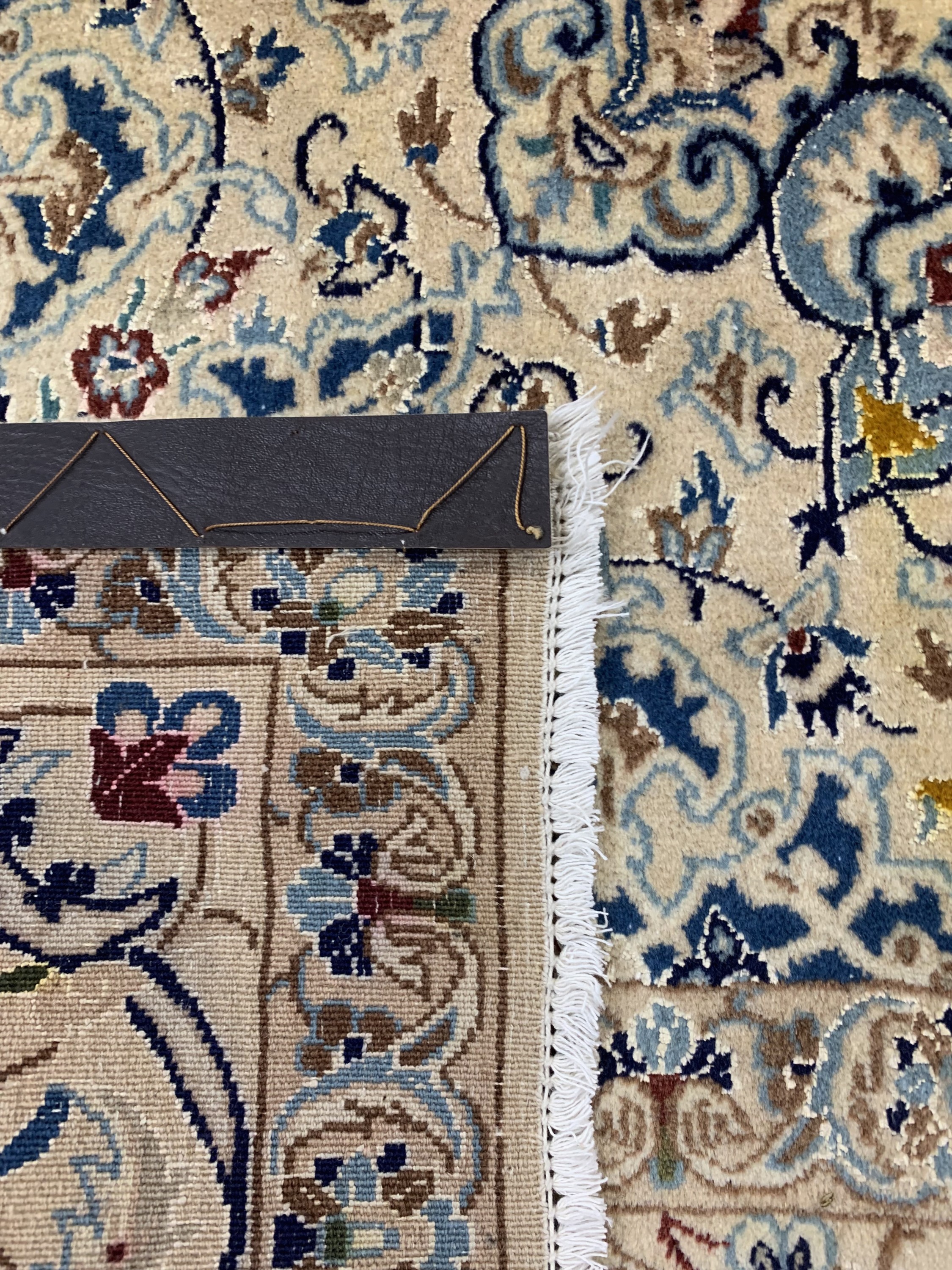 Detail e: Nain fein(9 La), Persien, Mitte 20.Jhd, Korkwolle mit Seide, ca. 336 x 193 cm, EHZ: 2